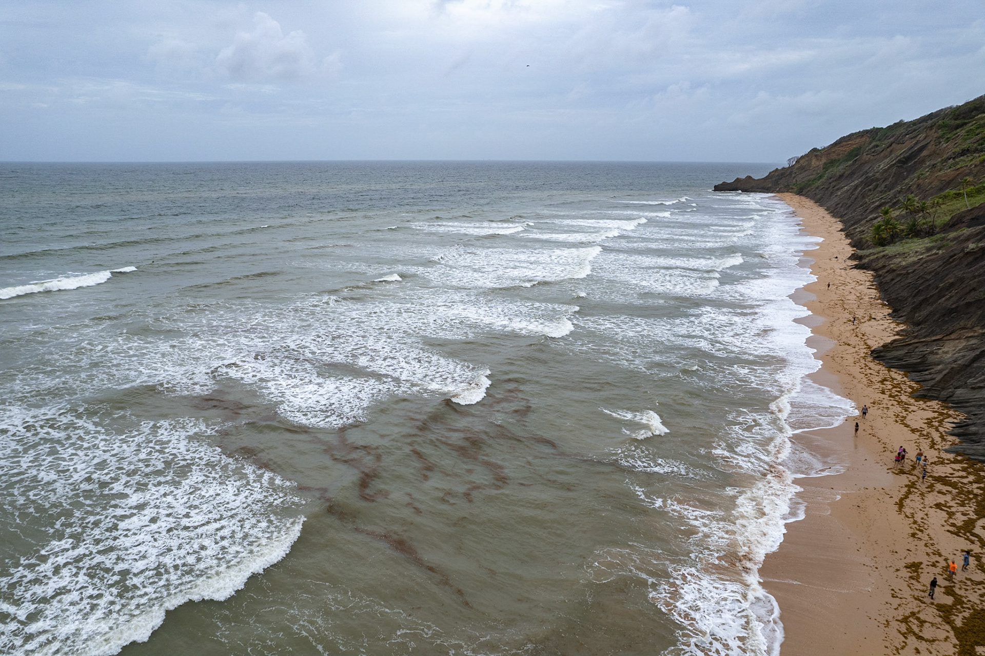 DJI_0552 A long cliff