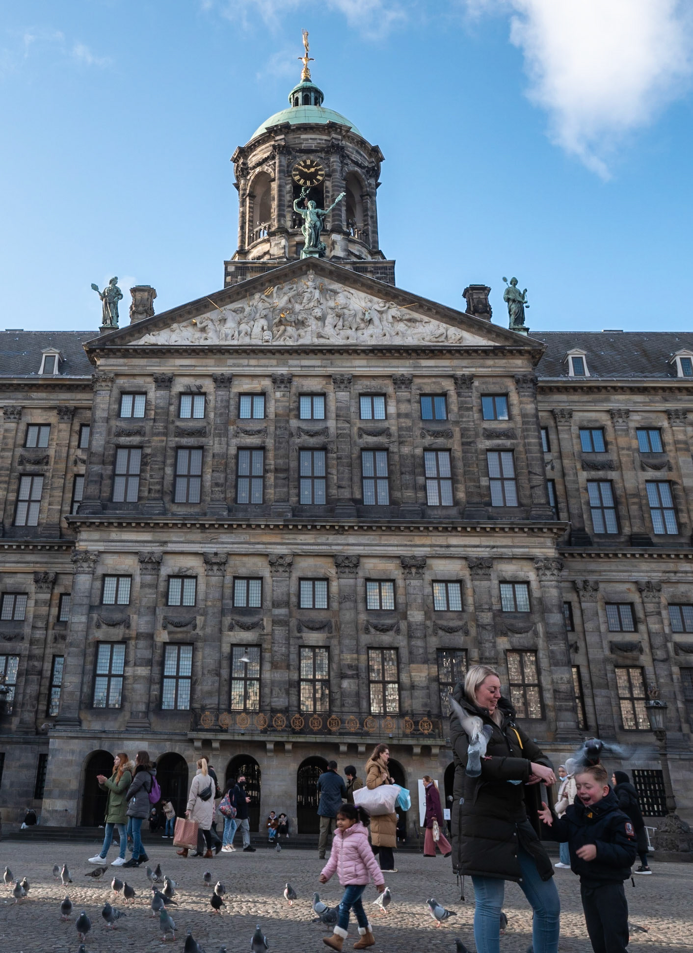 P1068077 Dam Square
