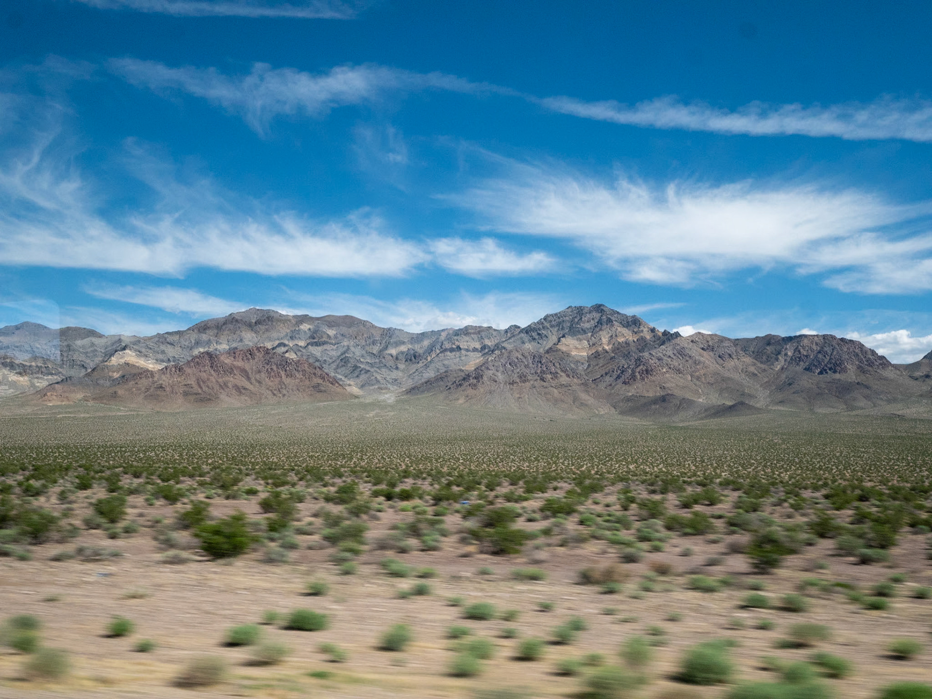 P1135091 Desert on the way to Yosemite National Park