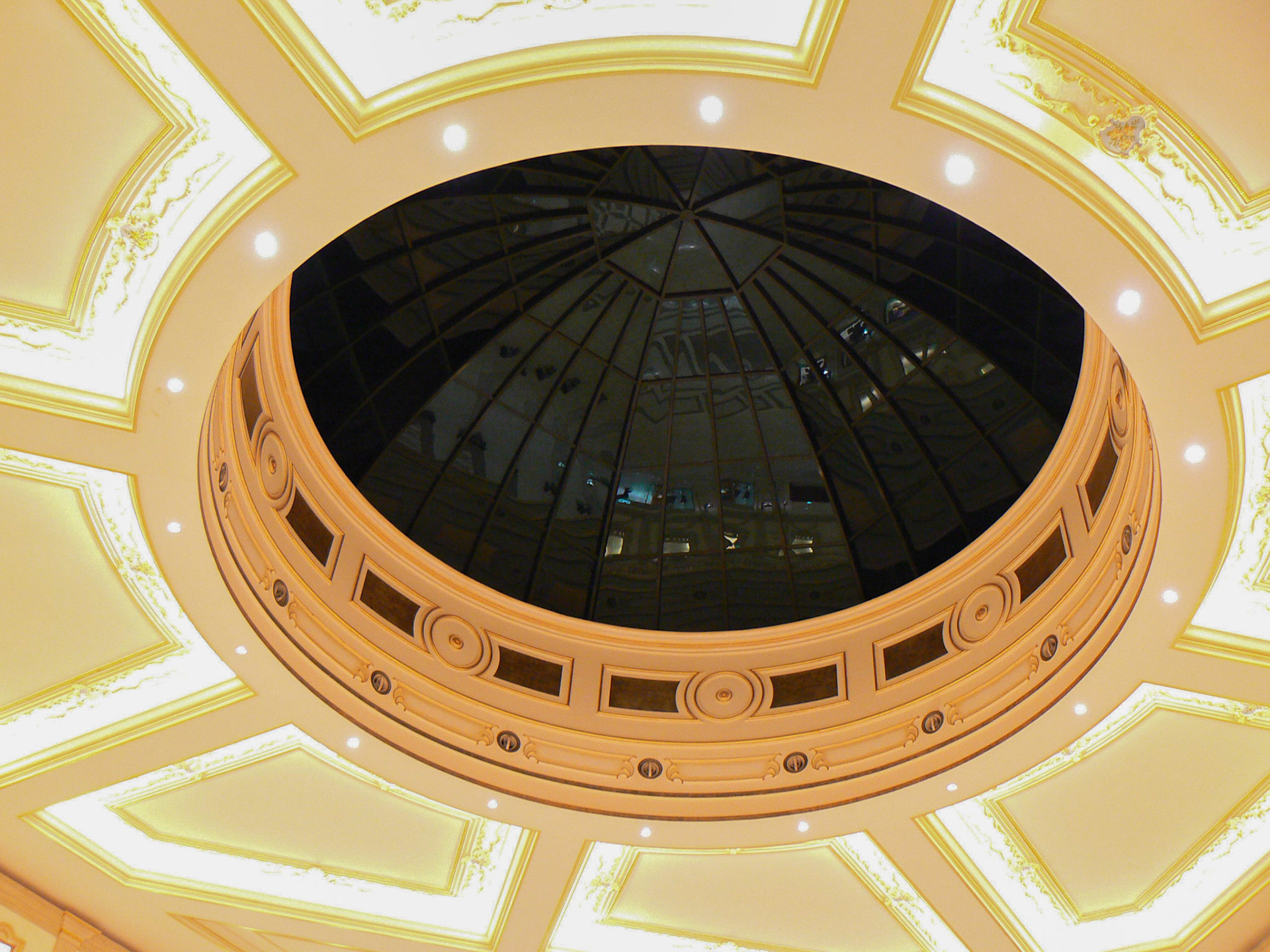 P1050423 Mall Ceiling