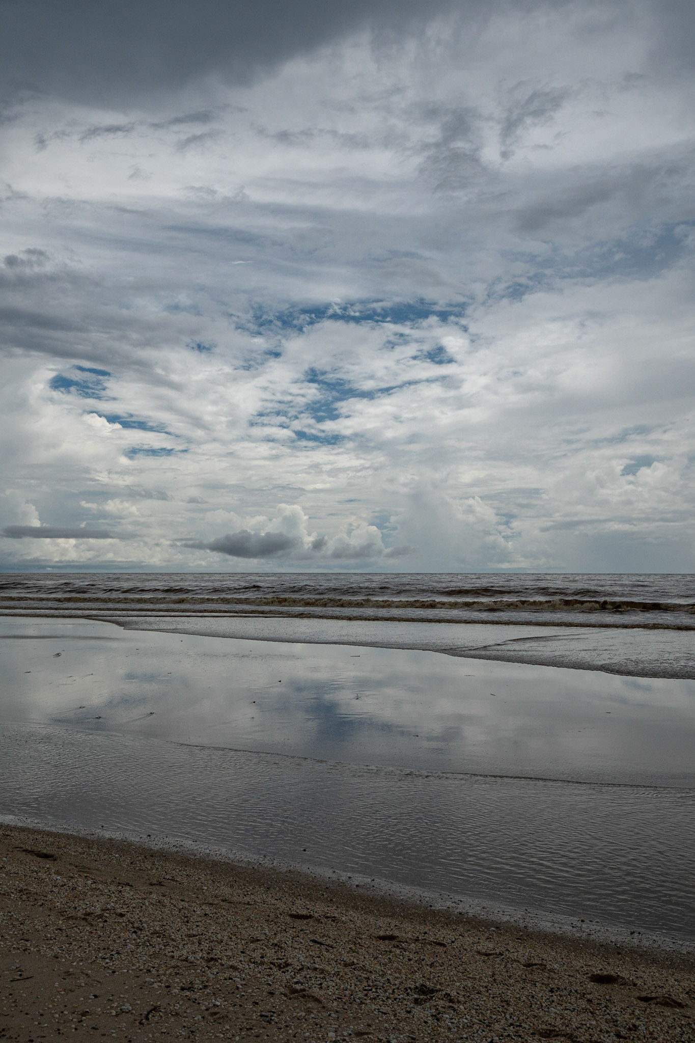 P1072364 Sky, sea and sand