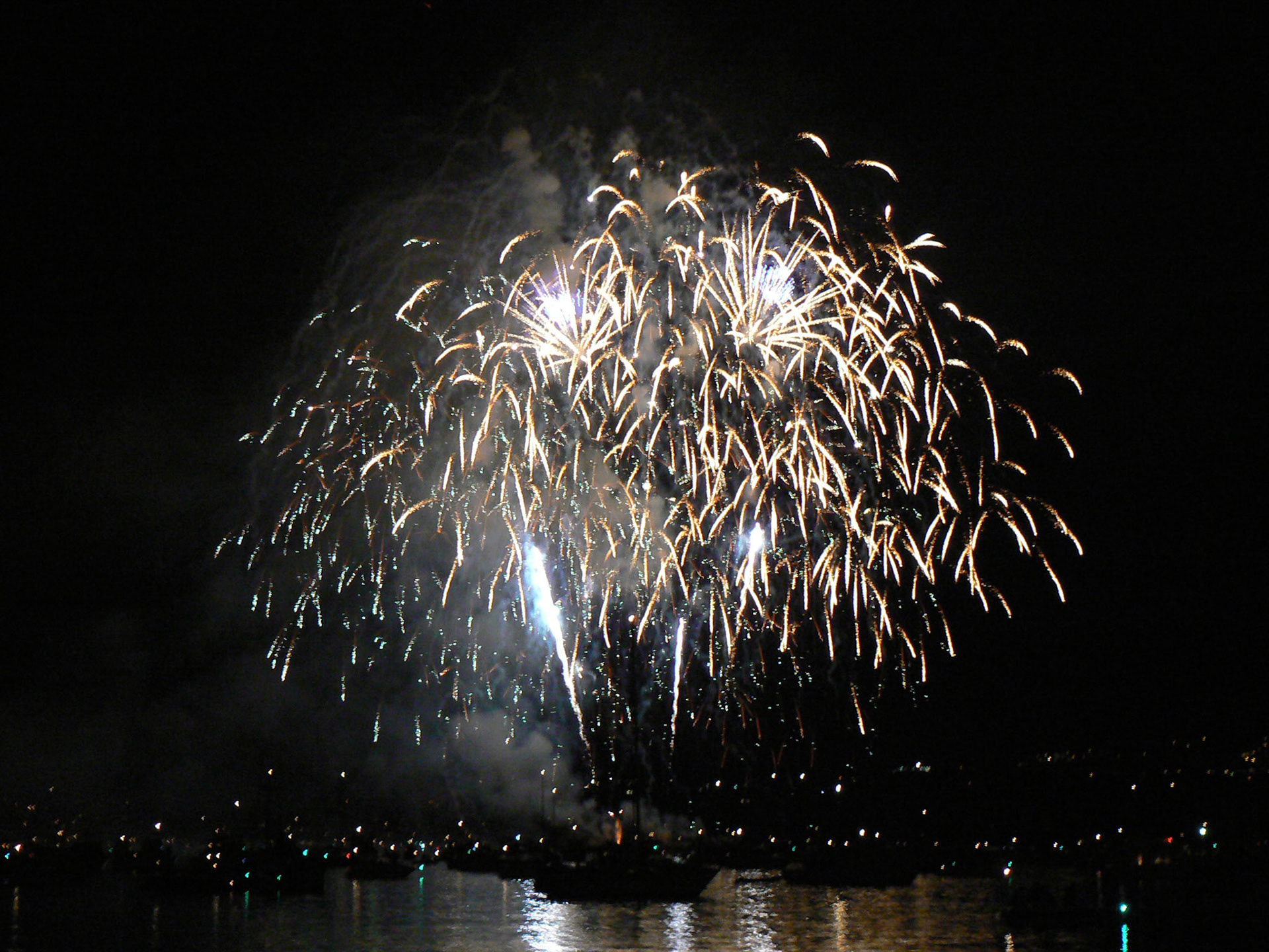 P1020057 Fireworks at the River