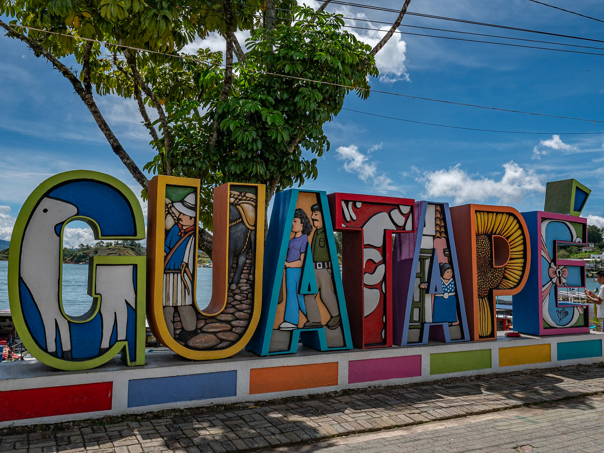 P1122147 Guatape