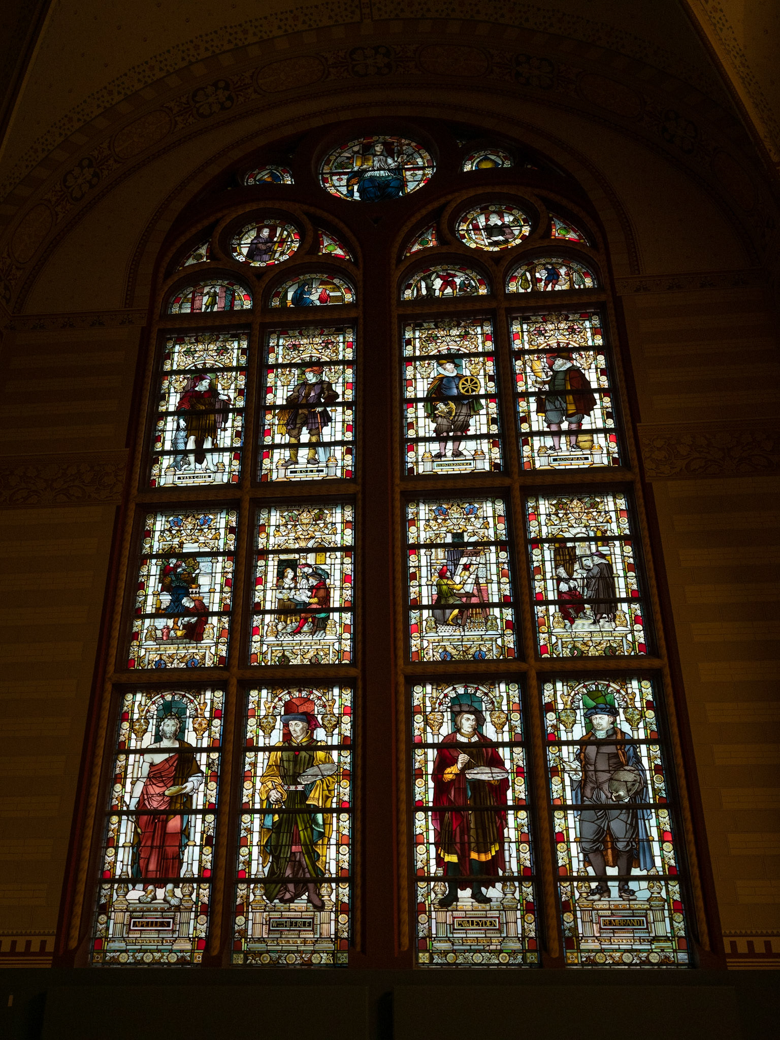 P1068031 Rijksmuseum Hallway - Stained windows of great Painters