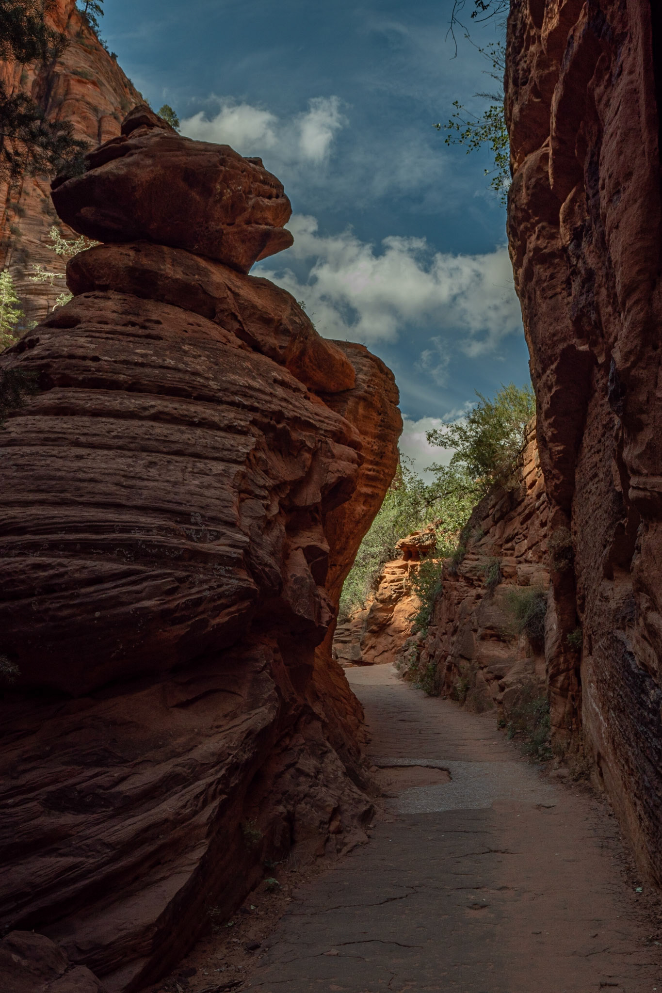 P1072720 Through the canyon