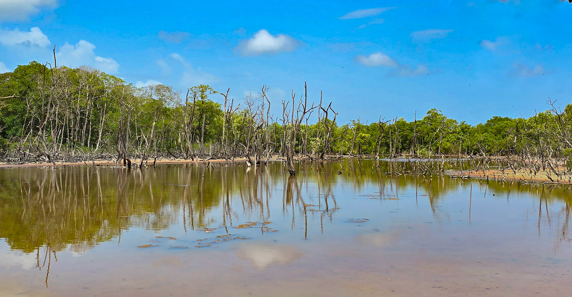 Lake area on the way to No Man's Land
