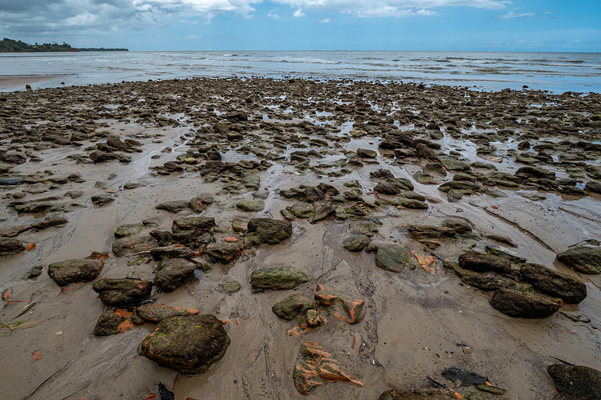 P1070282 Rocks are always revealed in a low tide