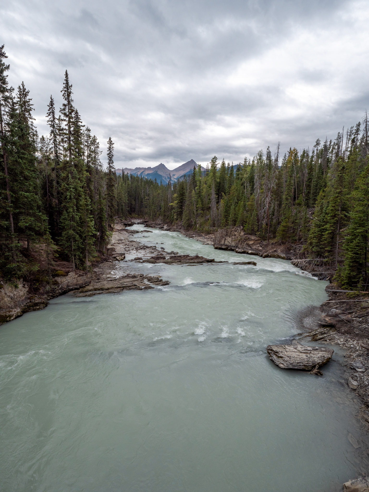 Natural Bridge Emerald Lake Road