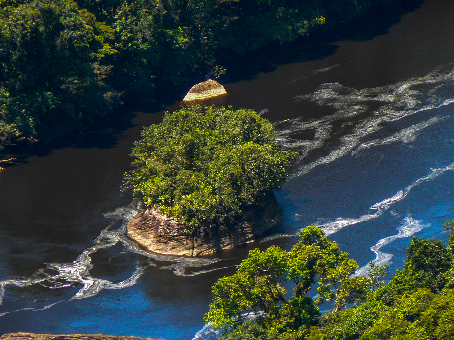 P1040717 Kaieteur Falls downstream river