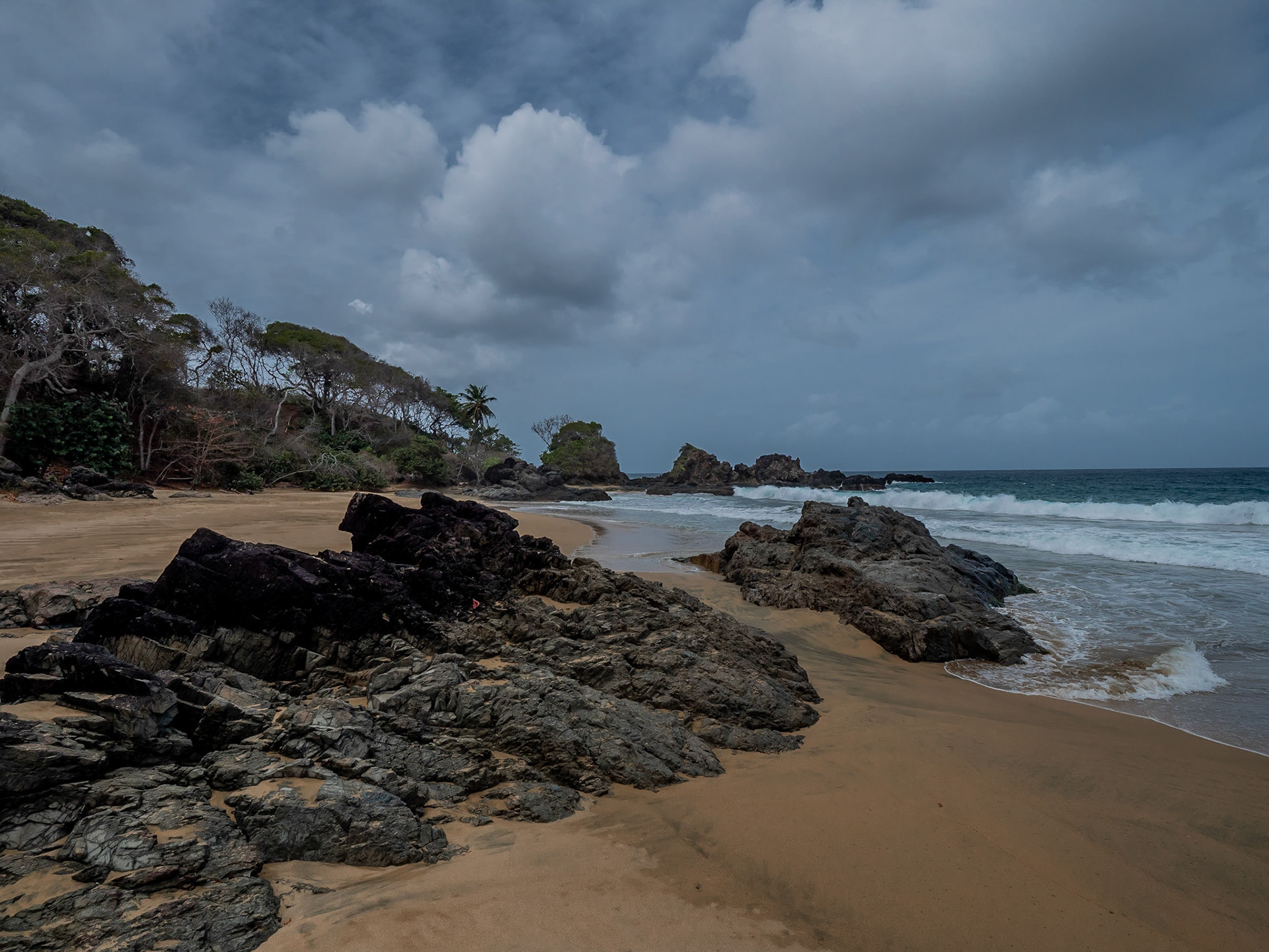 P1066331 West Coastline Black Rock Area