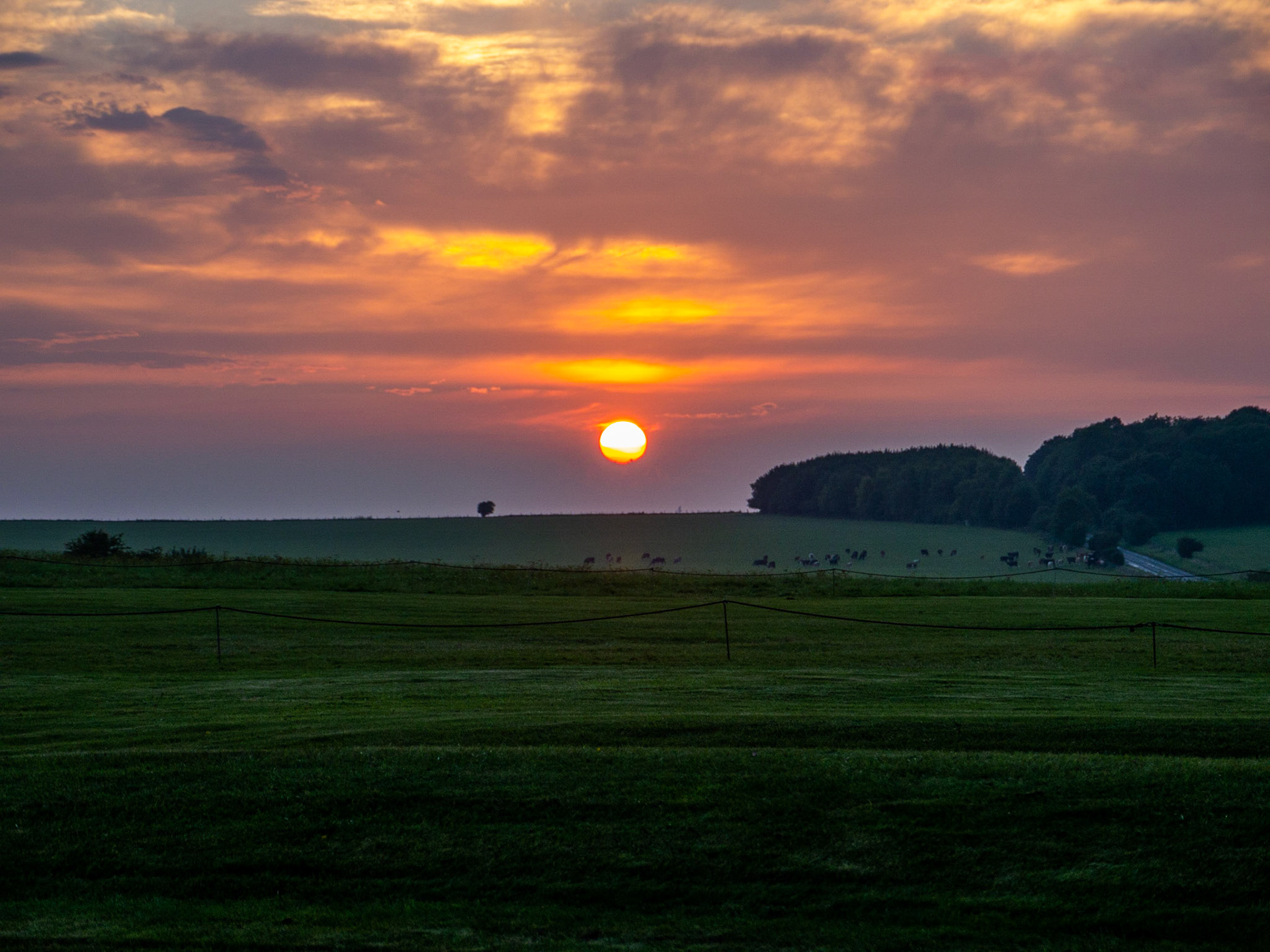 P1160790 Sunset at Stonehenge