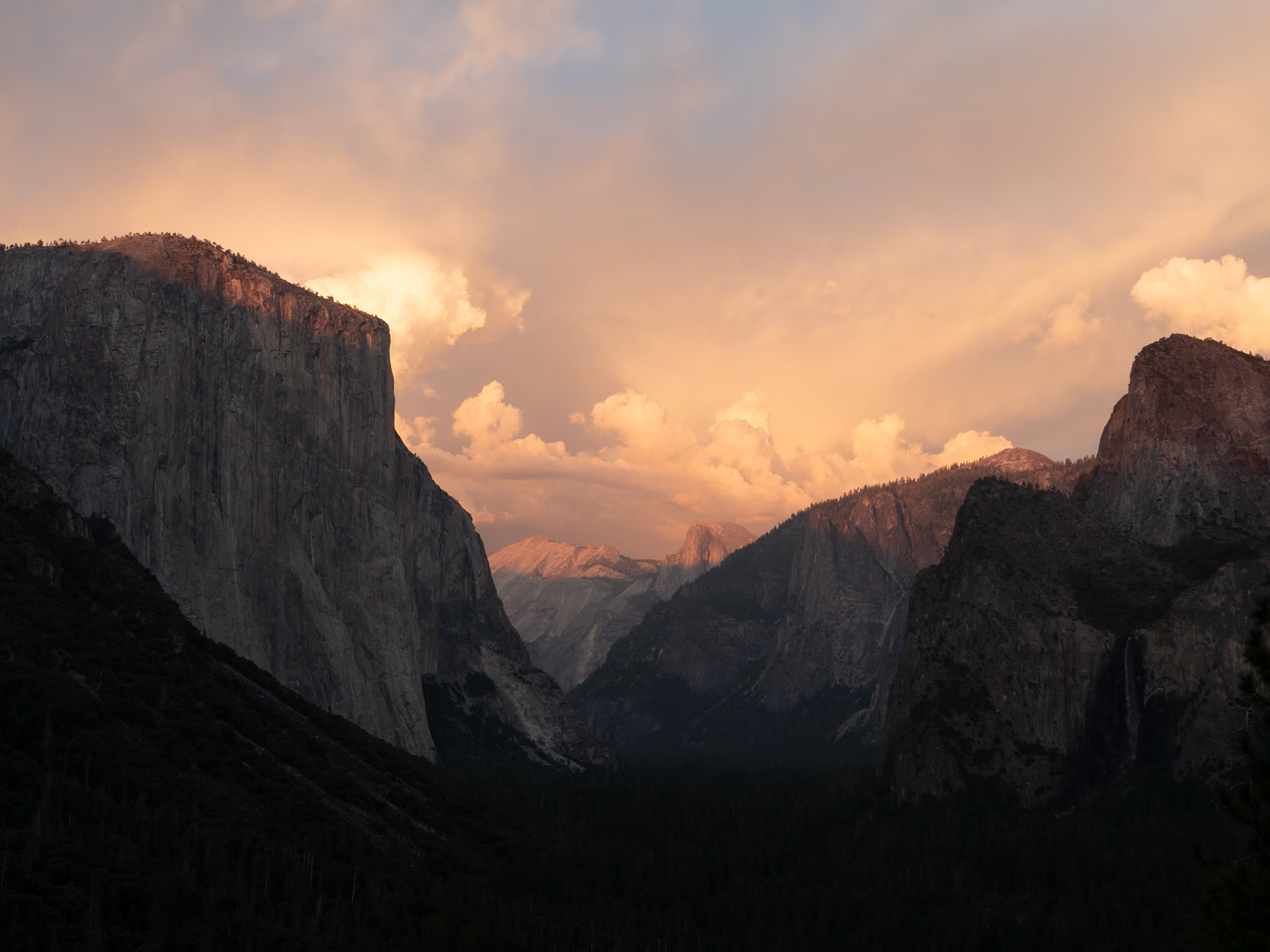 P1145605 Sunset at Yosemite National Park