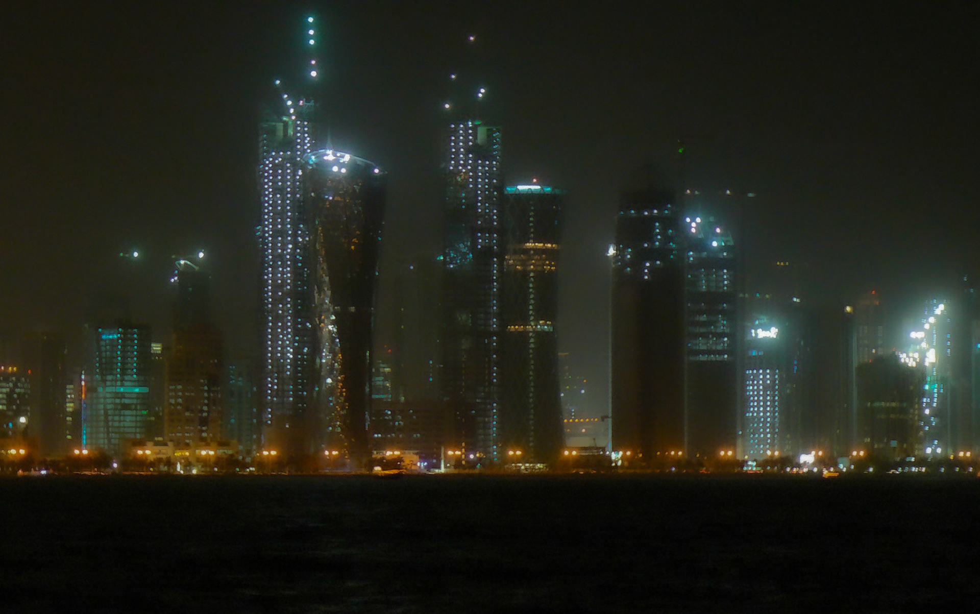 P1050479 Doha at Night