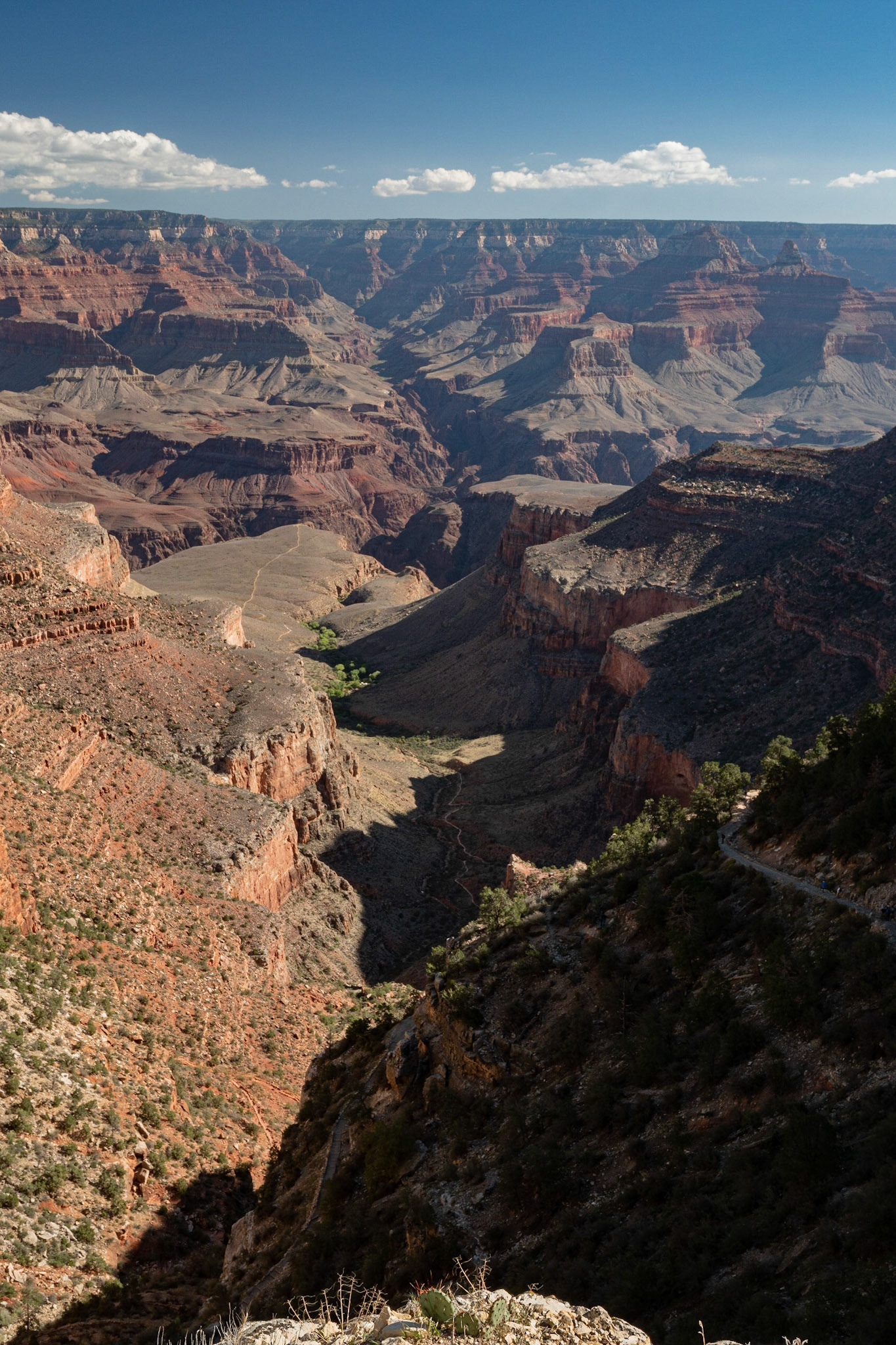 P1084527 Shadows of the canyon emerges