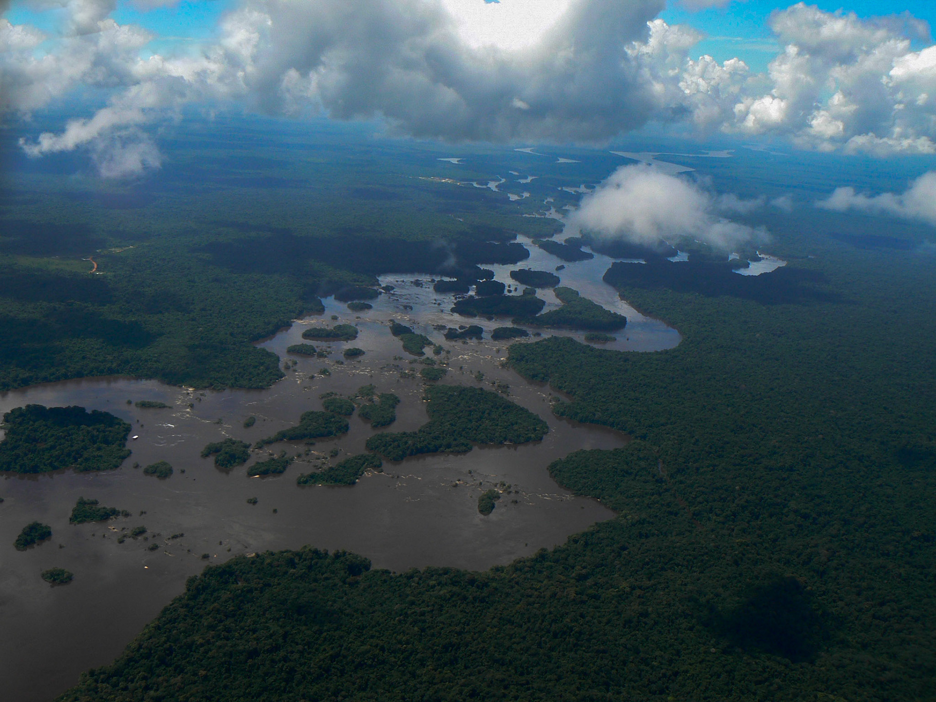 P1040677 View of a river as seen from the window of a light aeroplane