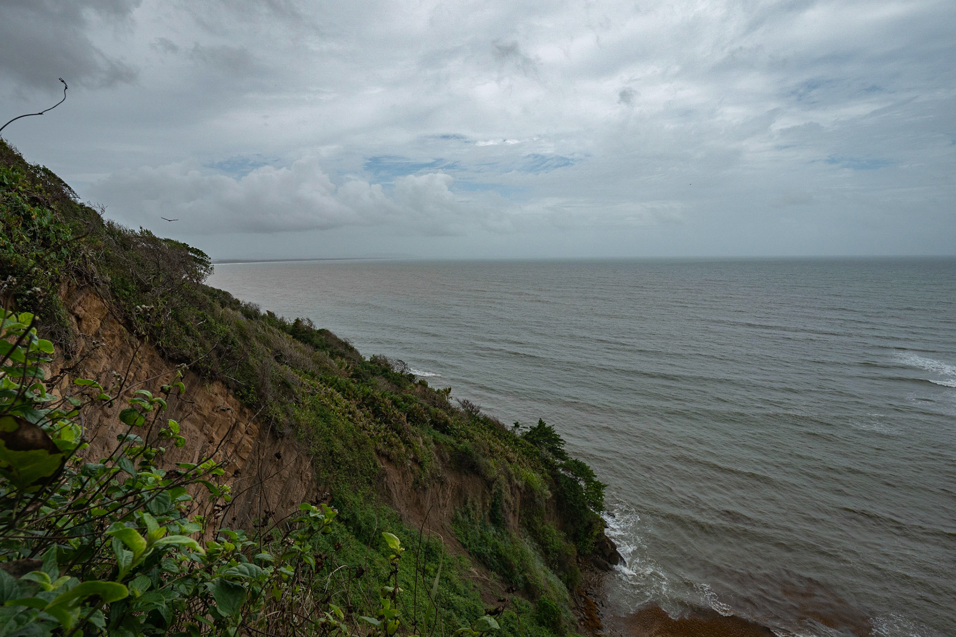 P1069620 Start of the cliffs