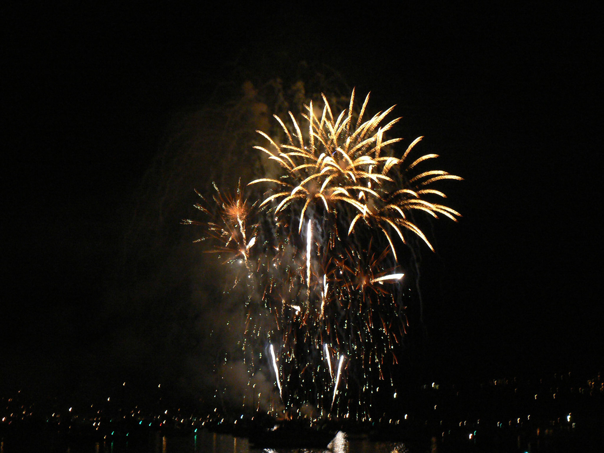 P1020056 Fireworks at the River