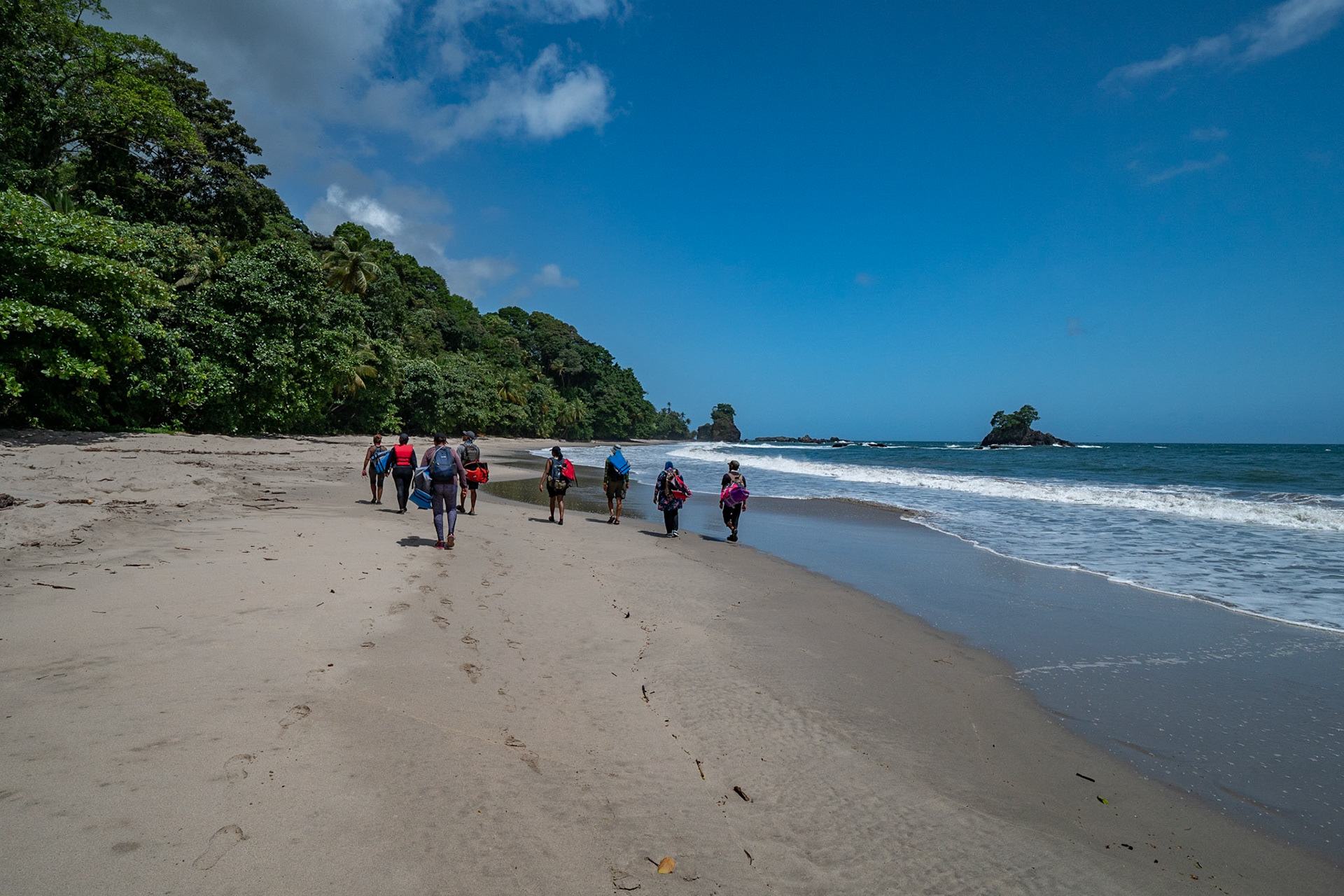 P1071868 Walking along Paria Bay