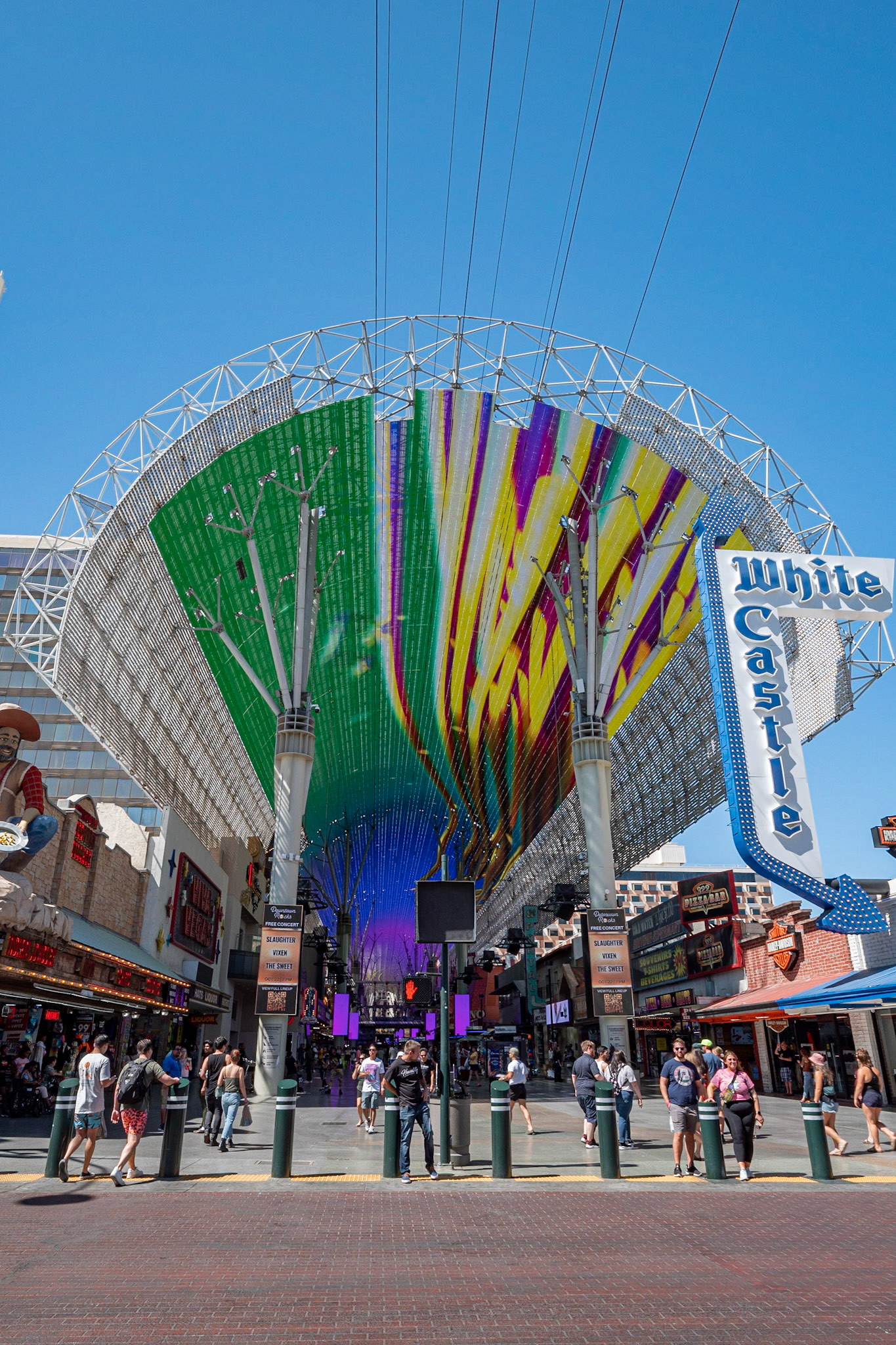 P1084602 In Las Vegas, walk about at Fremont Street