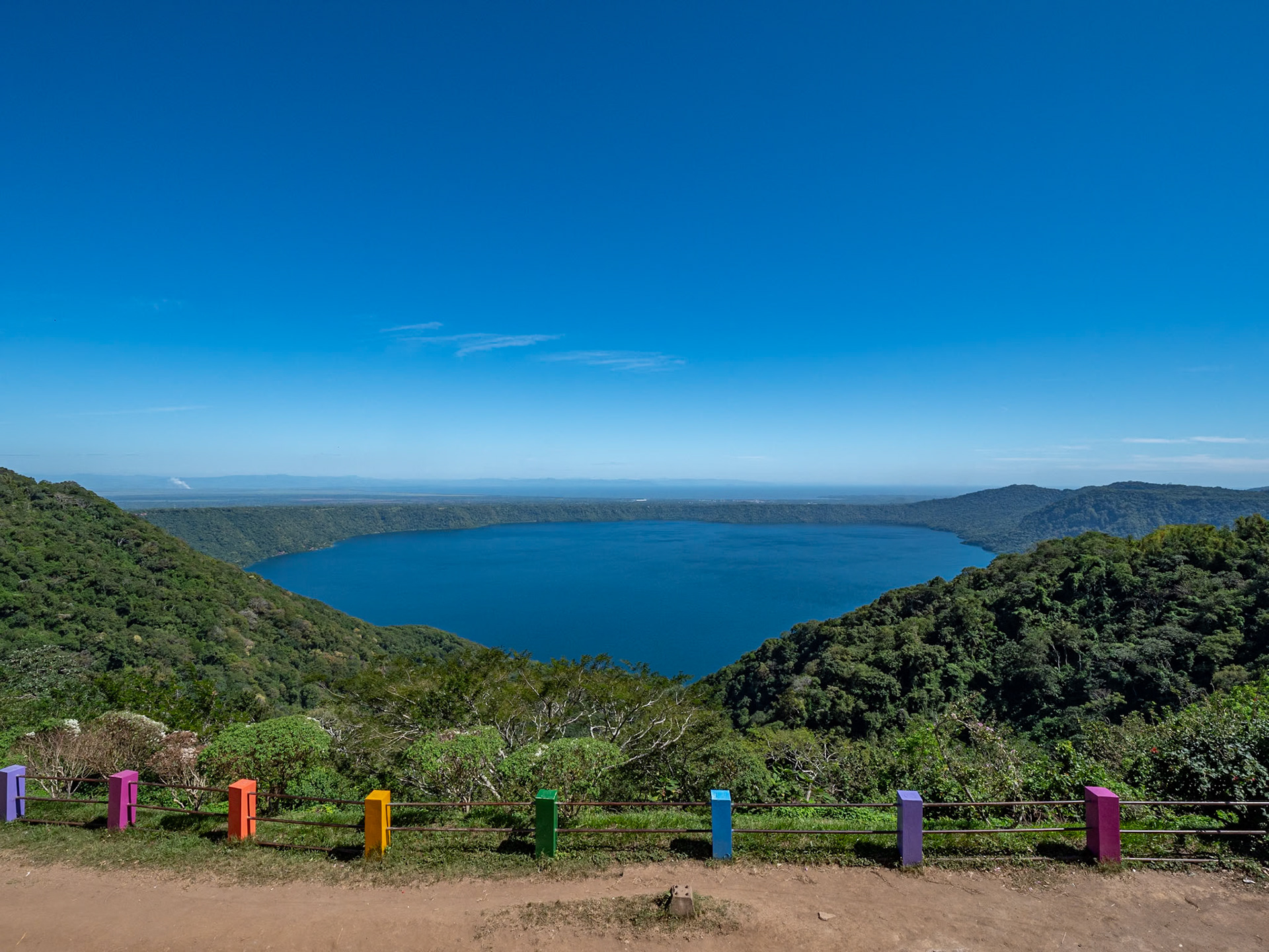 P1158294 A short stop-over at Mirador de Catarina, lovely view of the lake