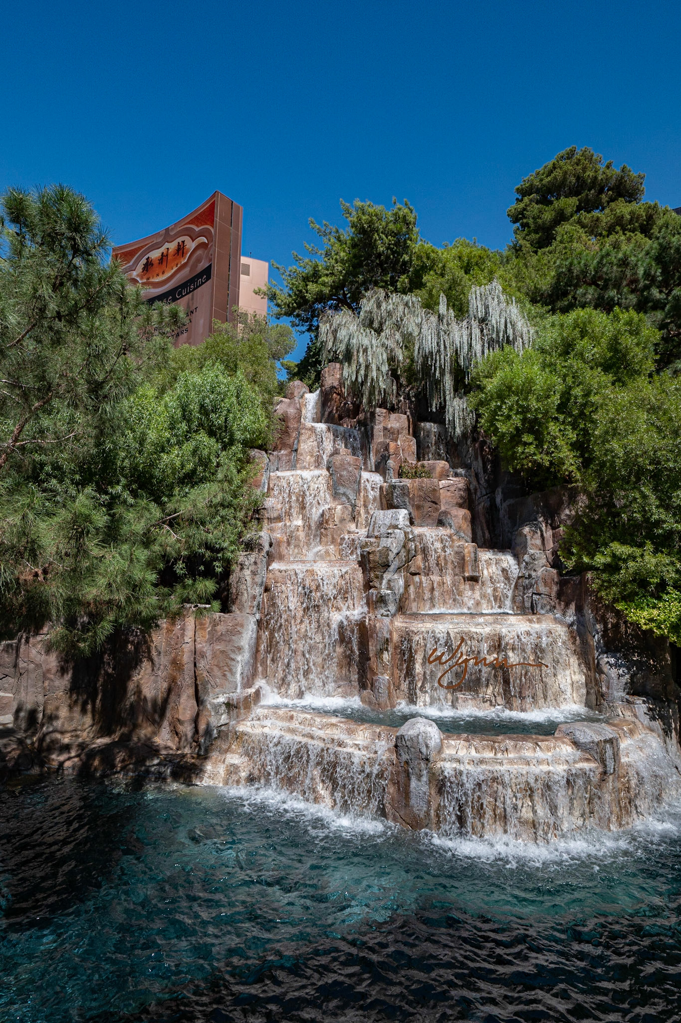 P1084613 Hotel with a waterfall