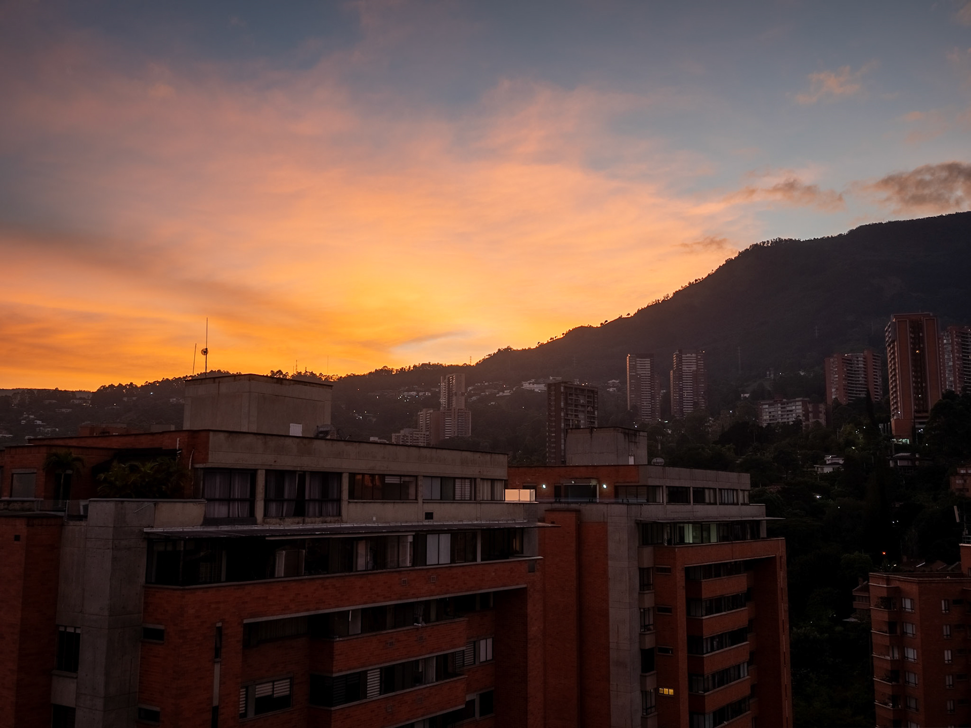 P1122542 Sunrise over Medellin