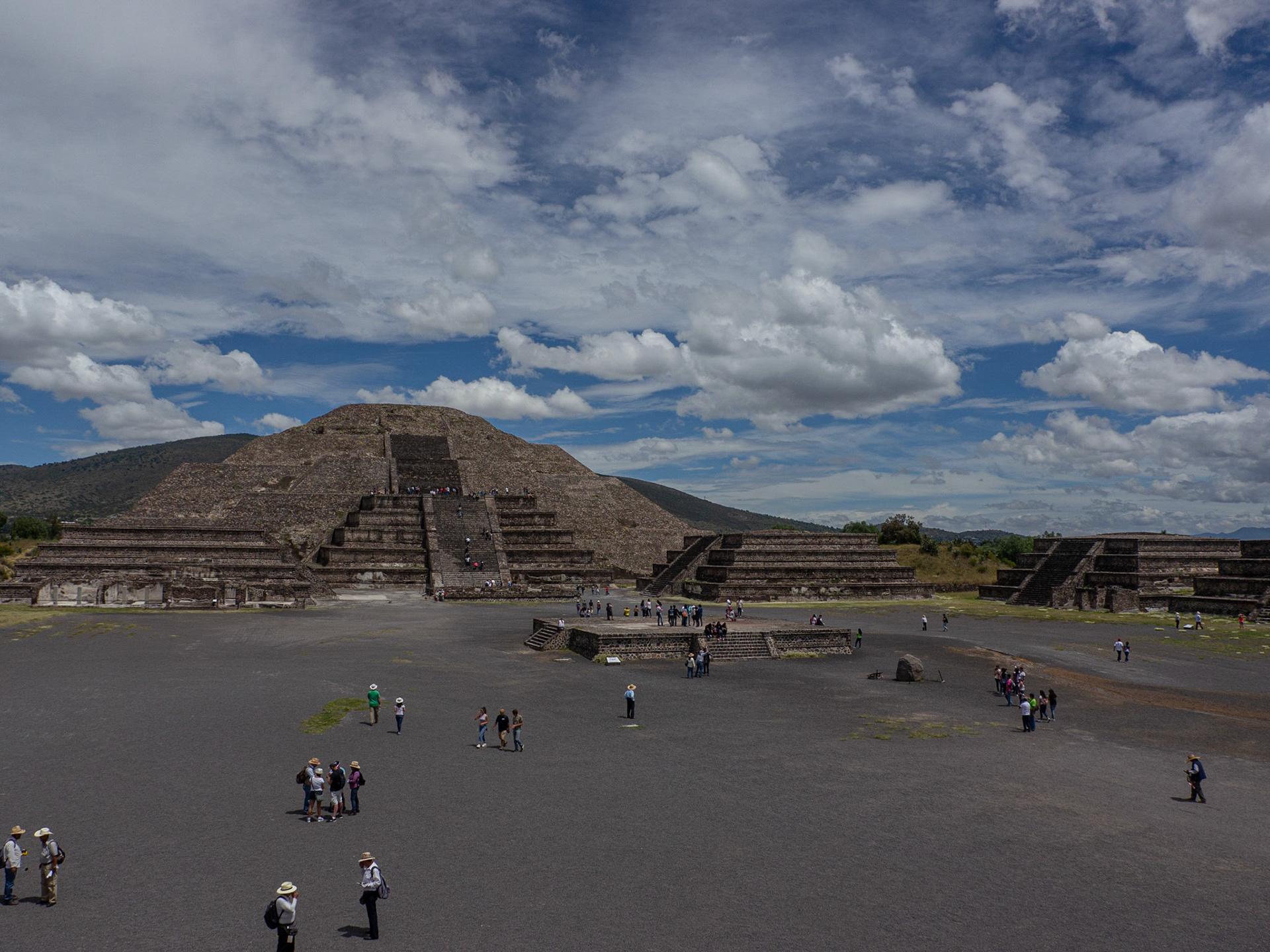 P1140117 Archaeological Site of Teotihuacan- Pyramids