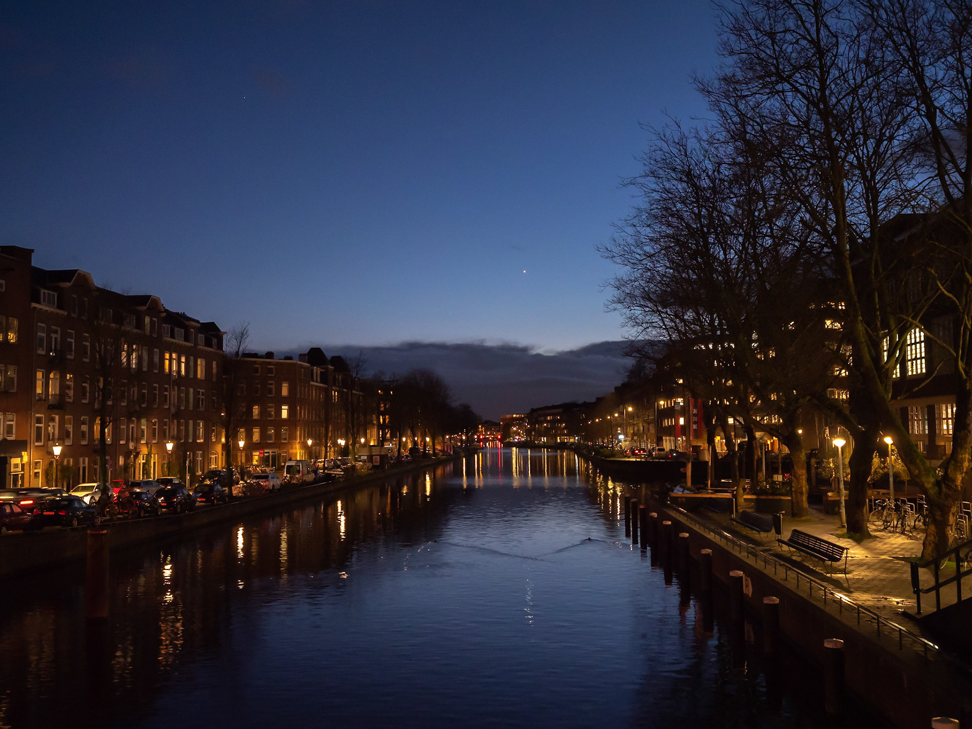 P1068599 Canal at Night