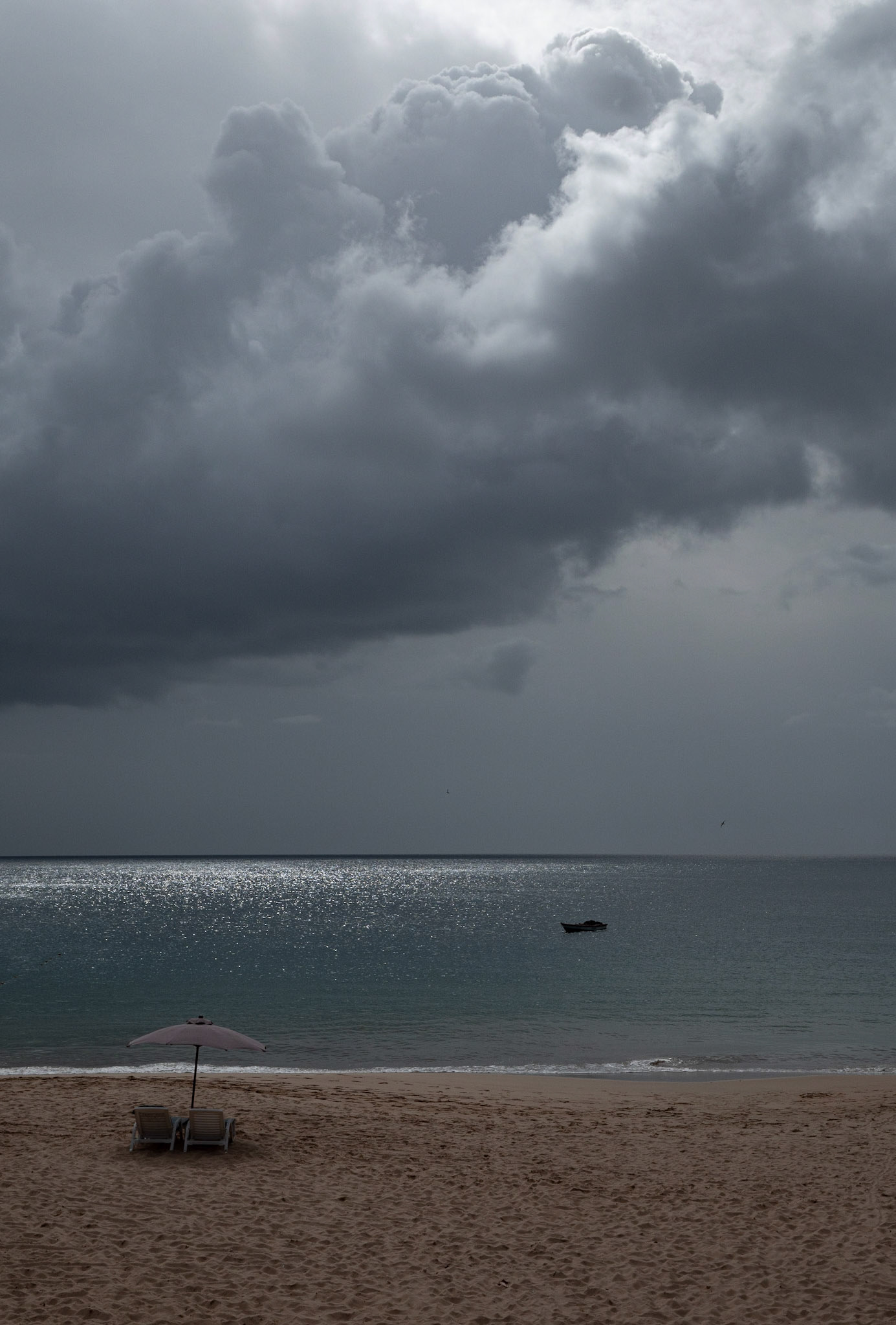 P1071406 The day is coming to an end, the beach is once more quiet