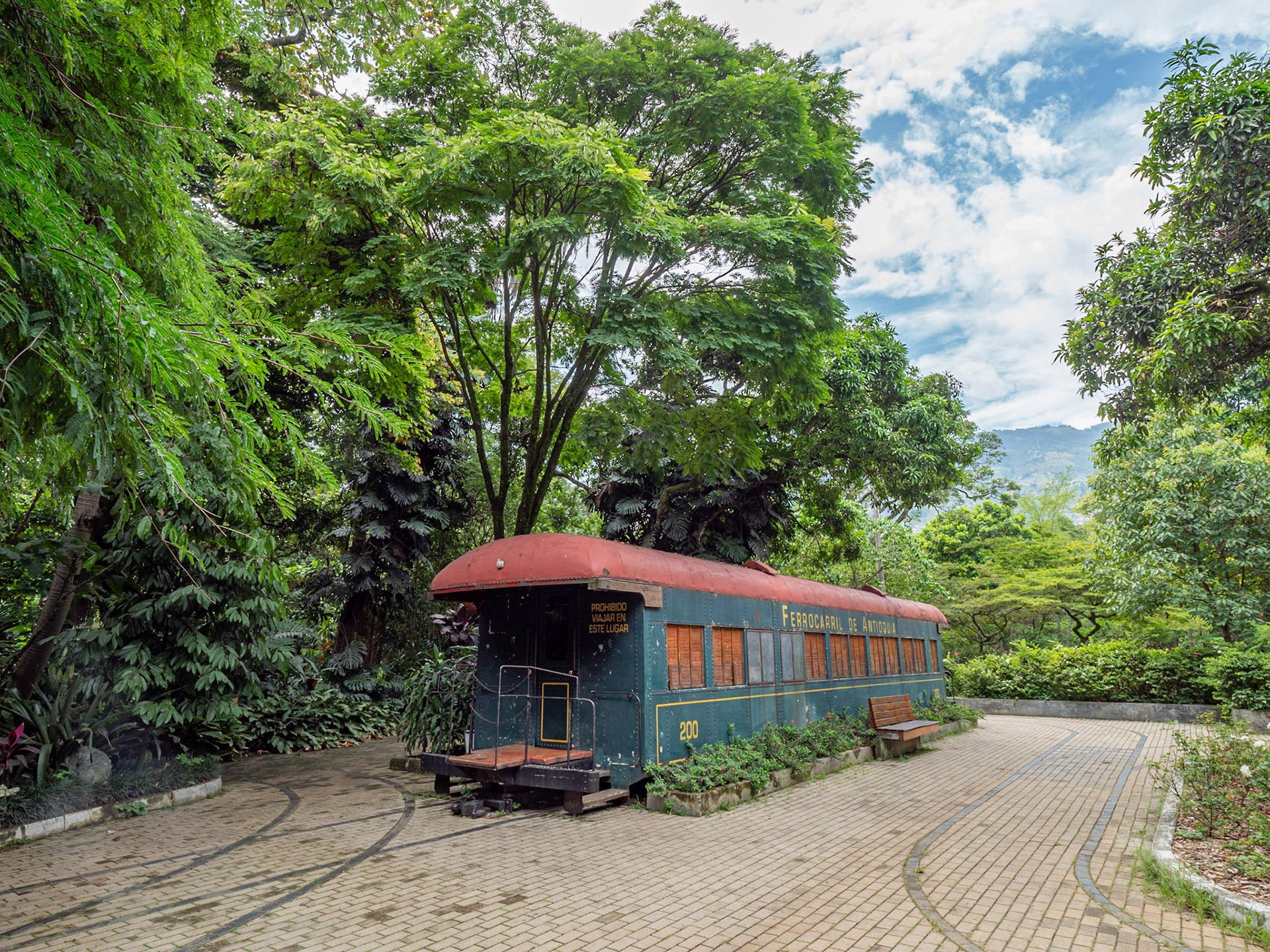 P1122705 Back at Medellin in the botanical gardens, "Jardin Botanico de Medellin".