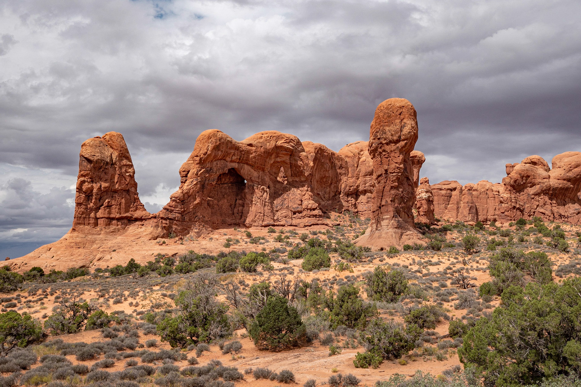 P1073569 Huge sandstone formation