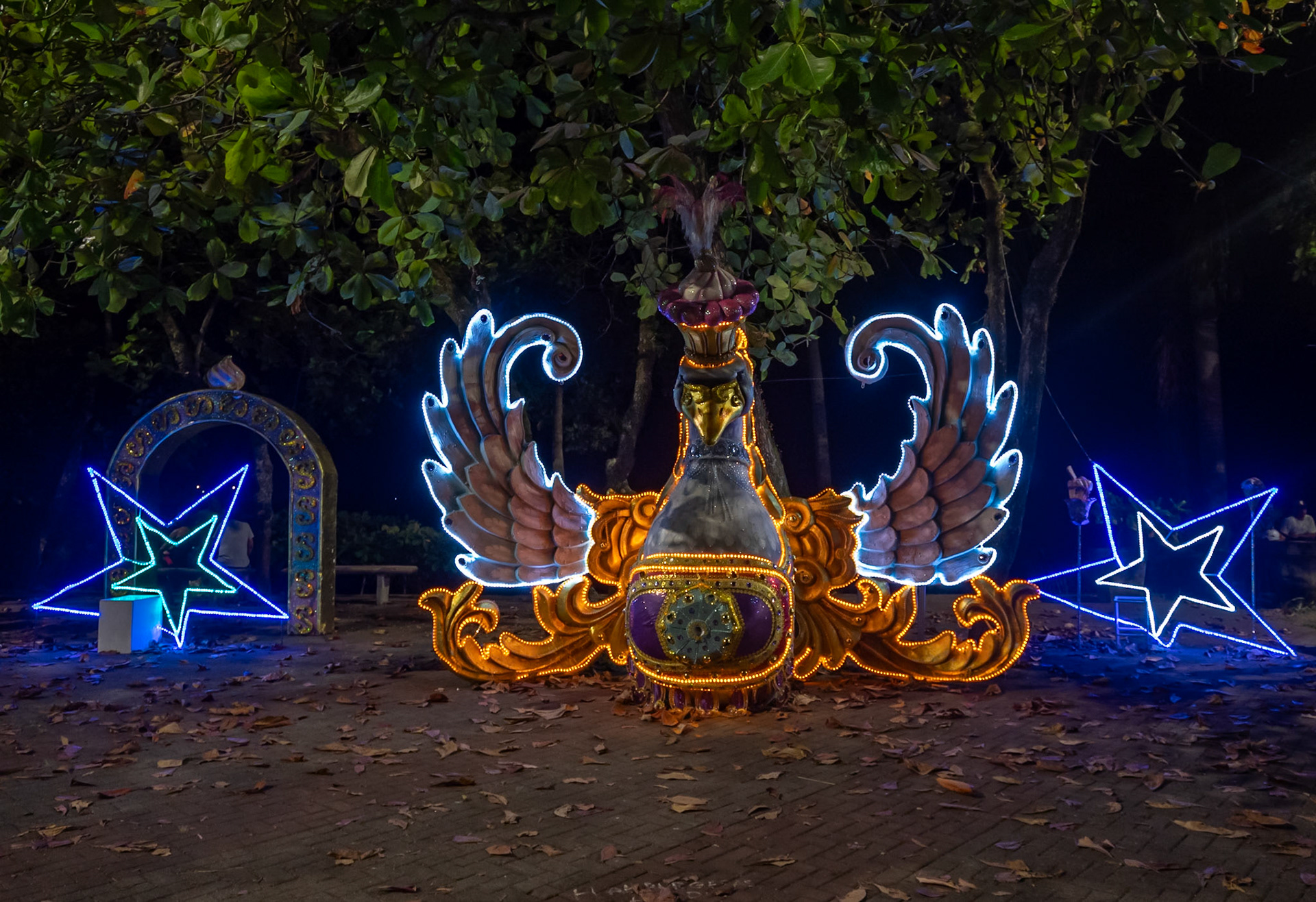 P1147179 Large decorated light pieces on display