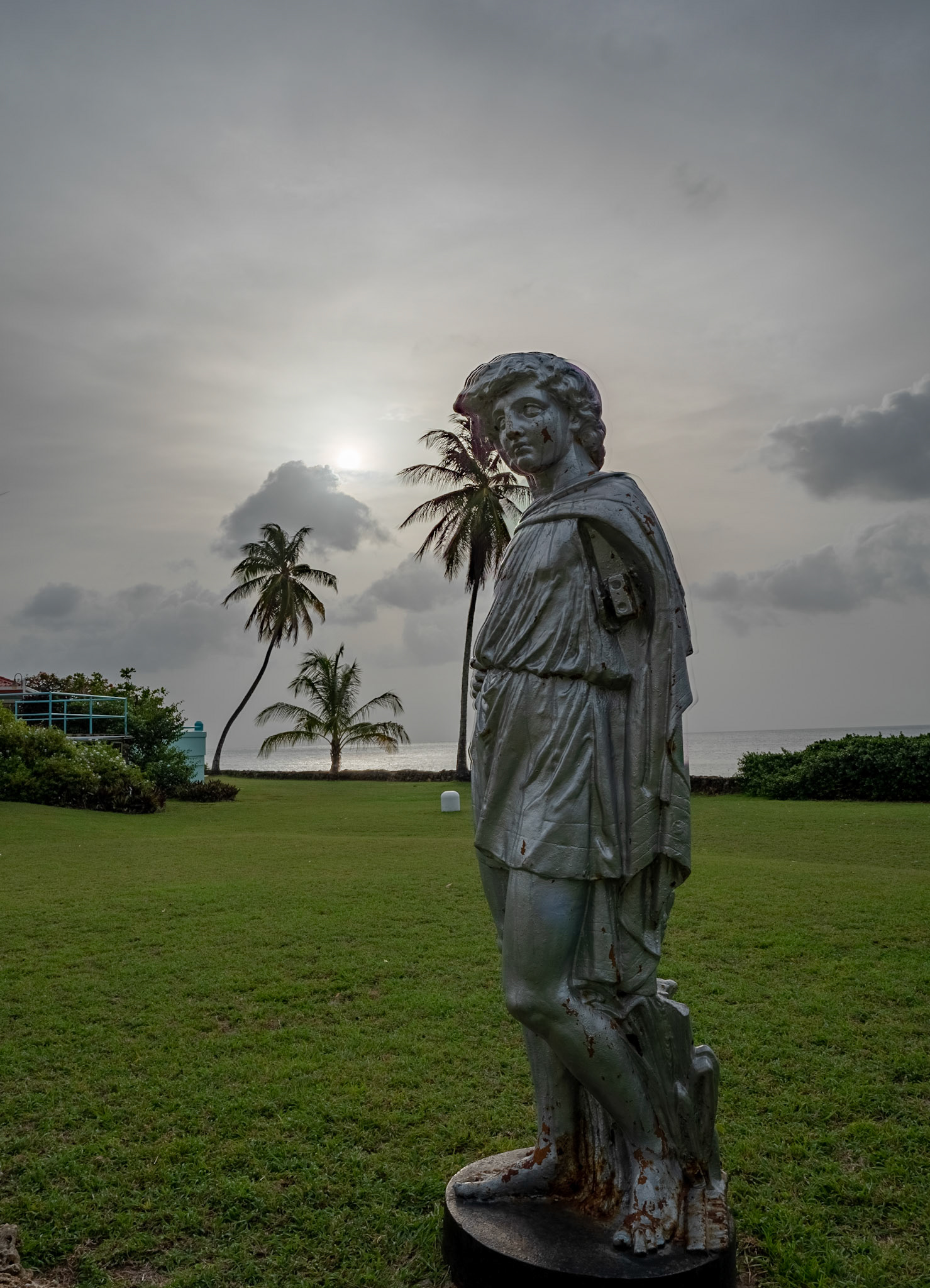 P1071166 Even the statue wants a"selfie"
