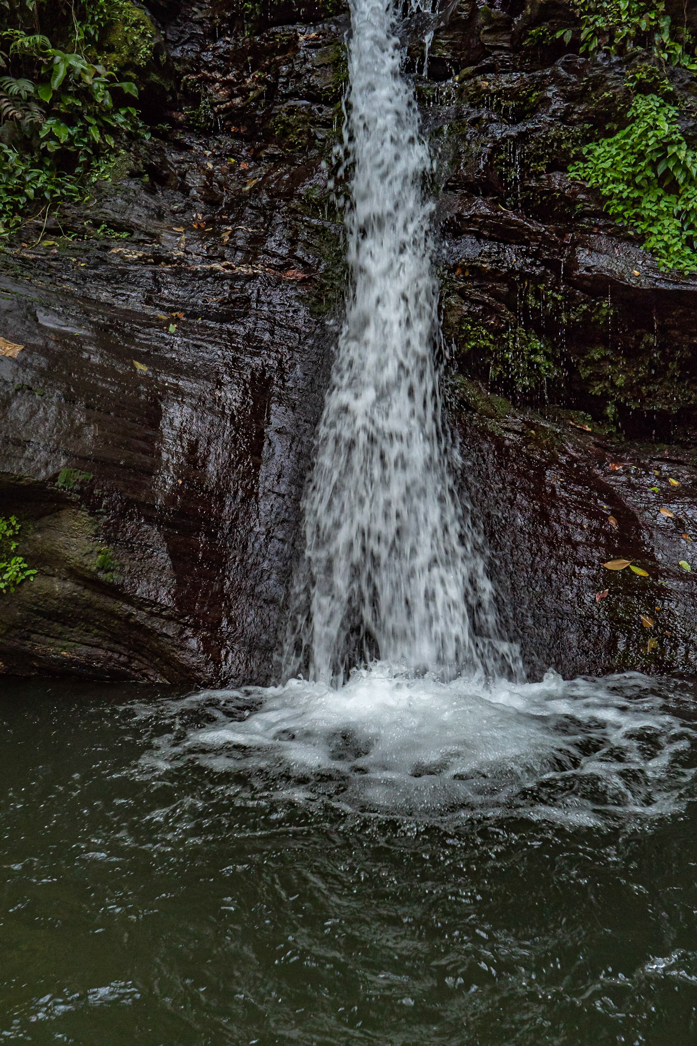 P1068990 Tombasson Falls deep pool clear water