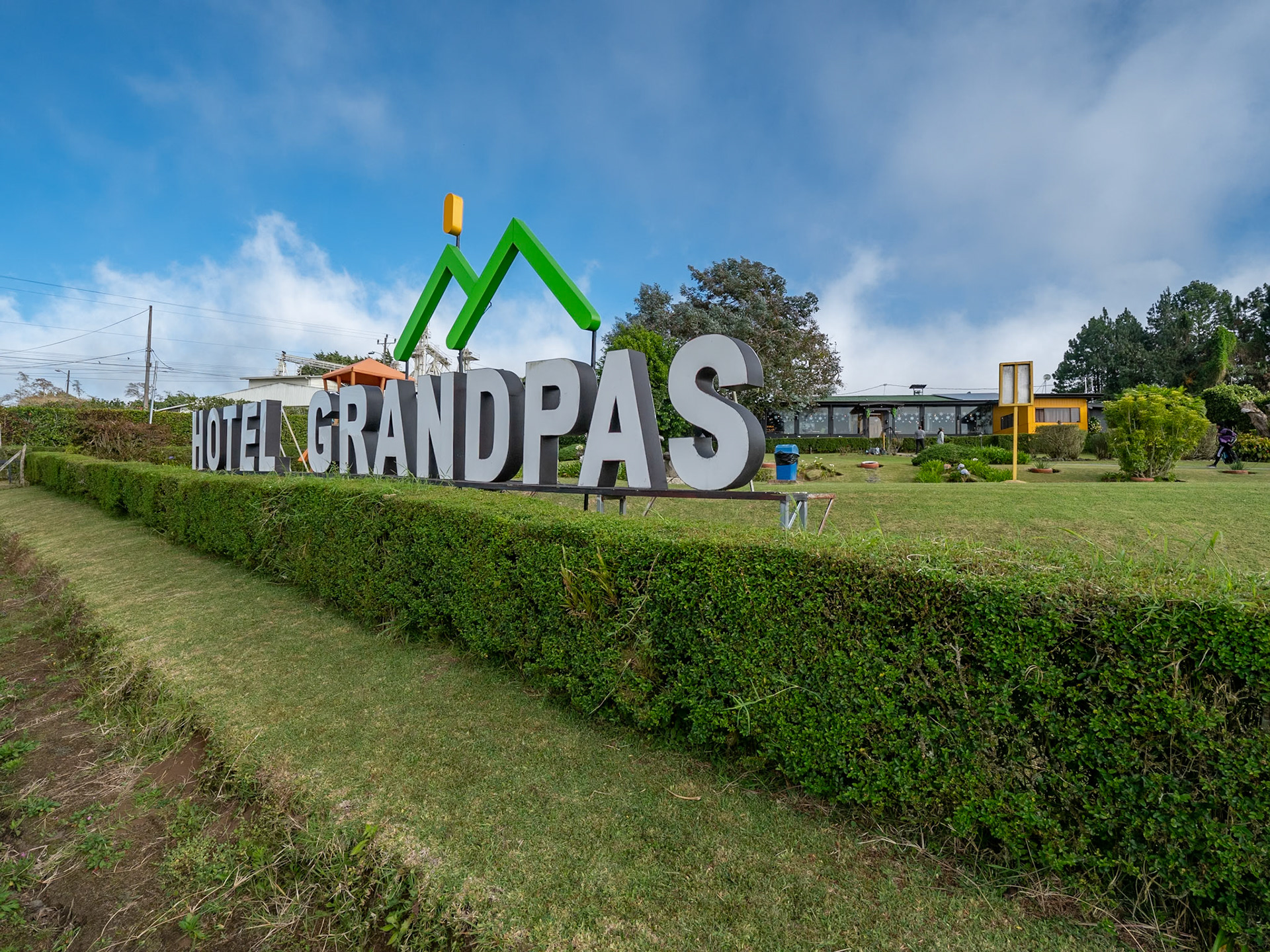 P1146533 First overnight stop Hotel Granpas