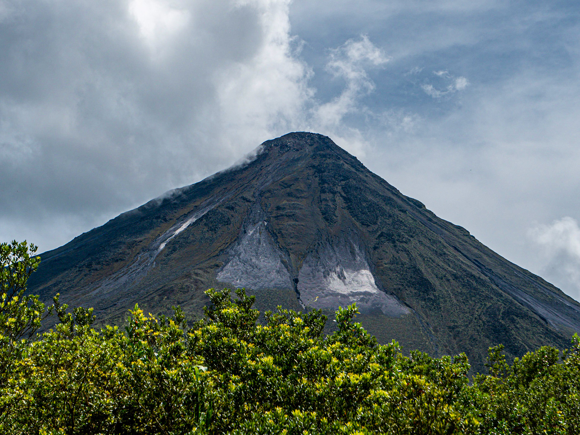 P1014323 Arenal volcano