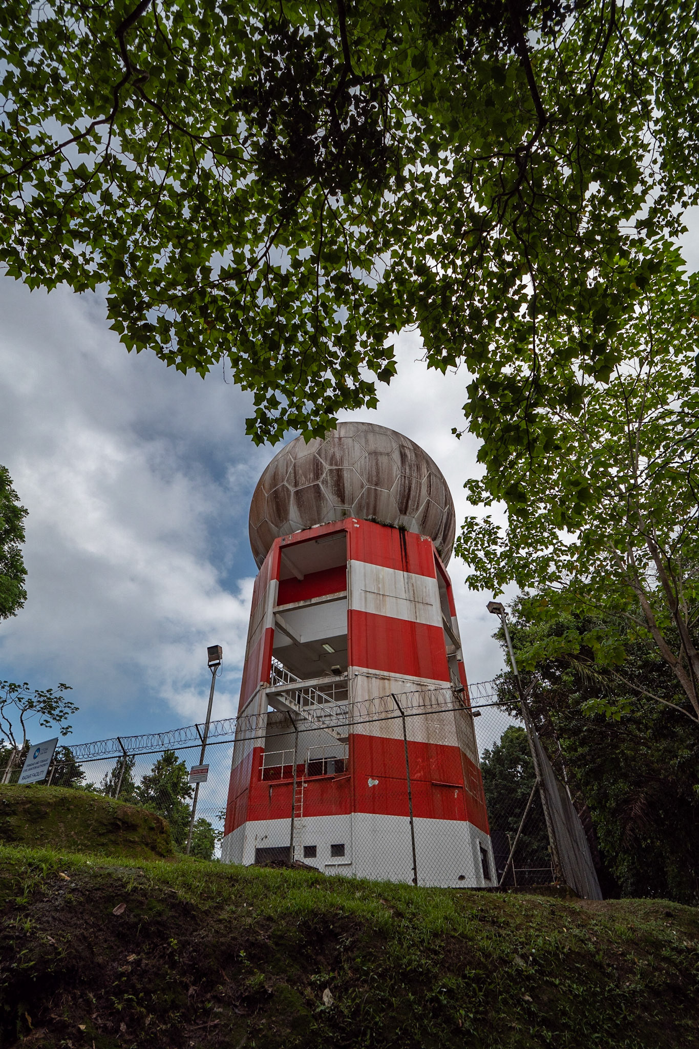 P1072212 Finally the Aviation Radar Installation at the top of Mount Catherine