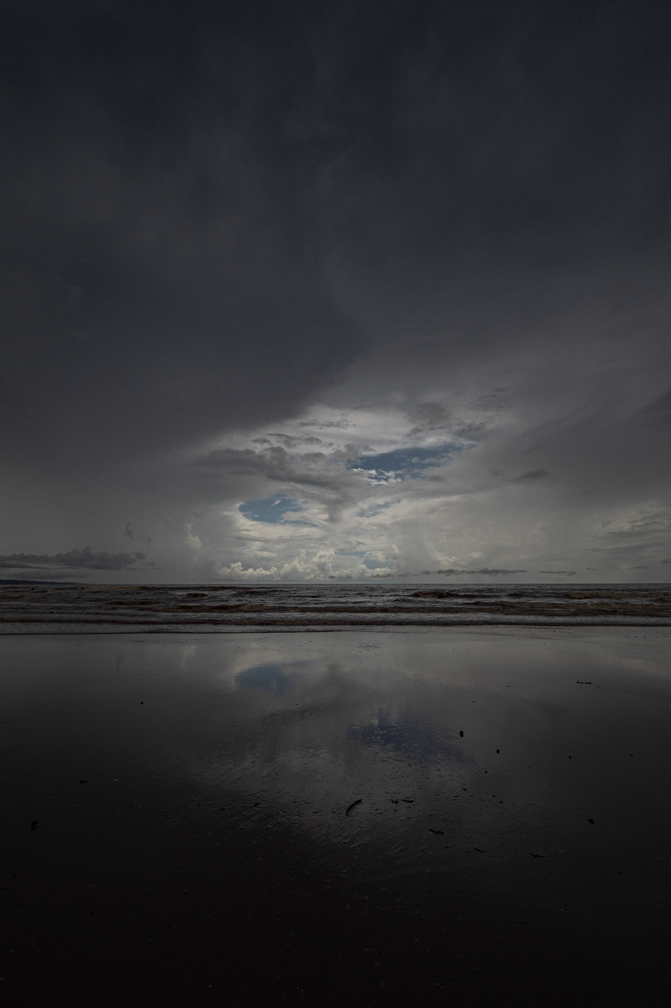 P1072353 Overcast sky with diffused sunlight creates attractive reflections