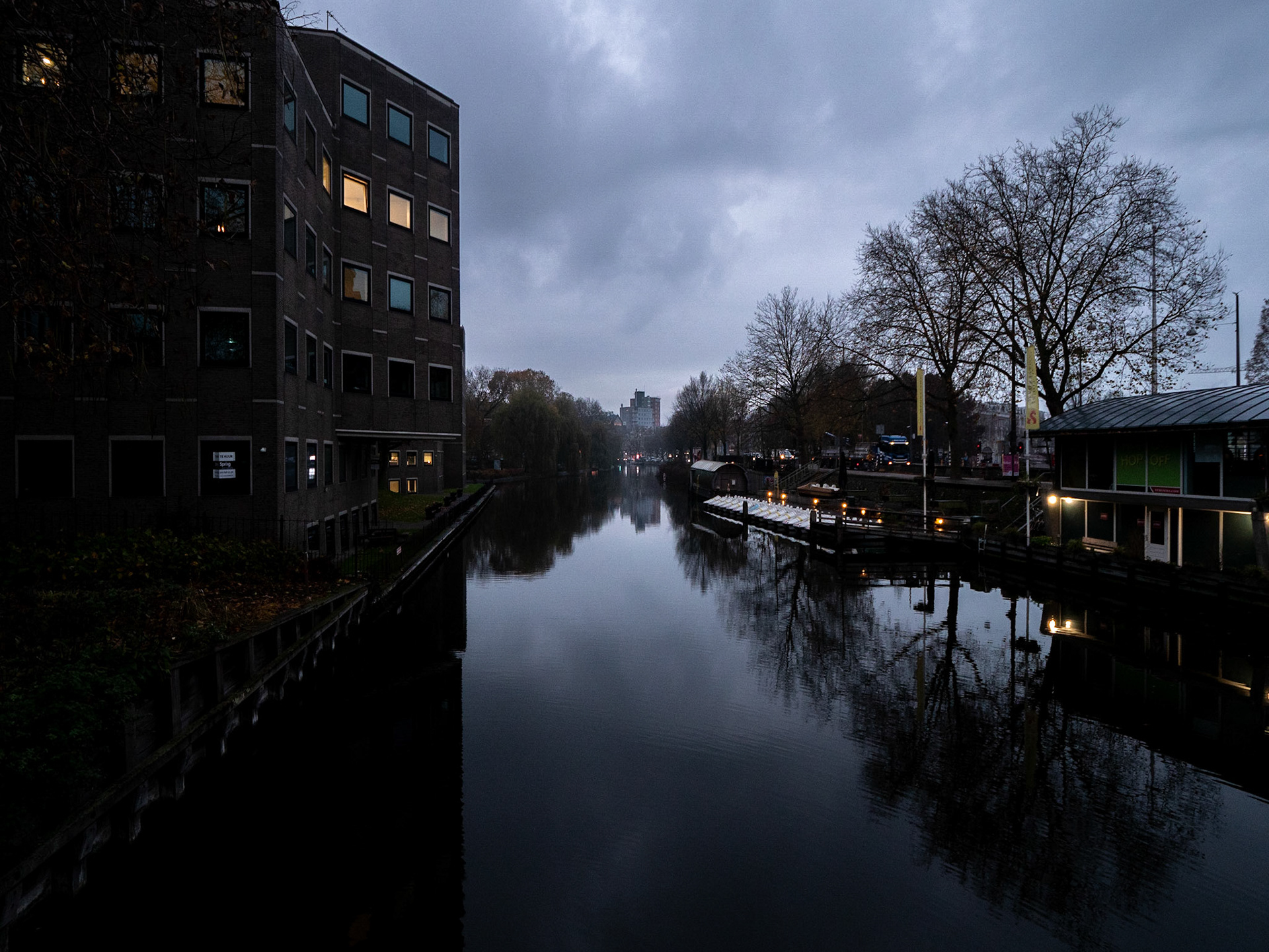 P1068025 Canals of Amsterdam Early Morning Sunrise