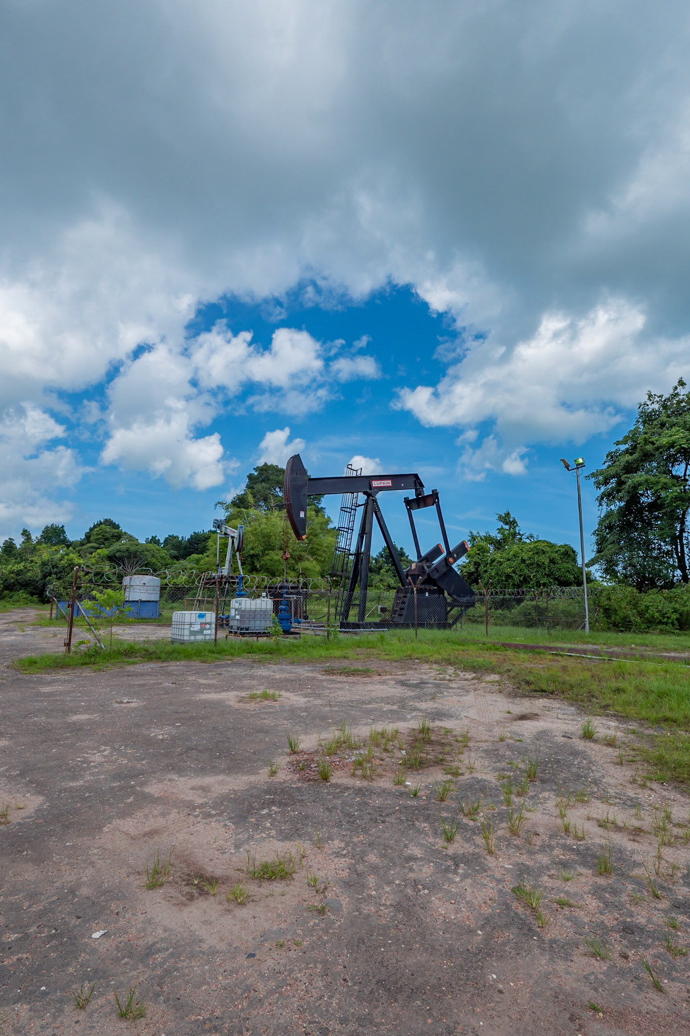 P1070199 Oil pump station