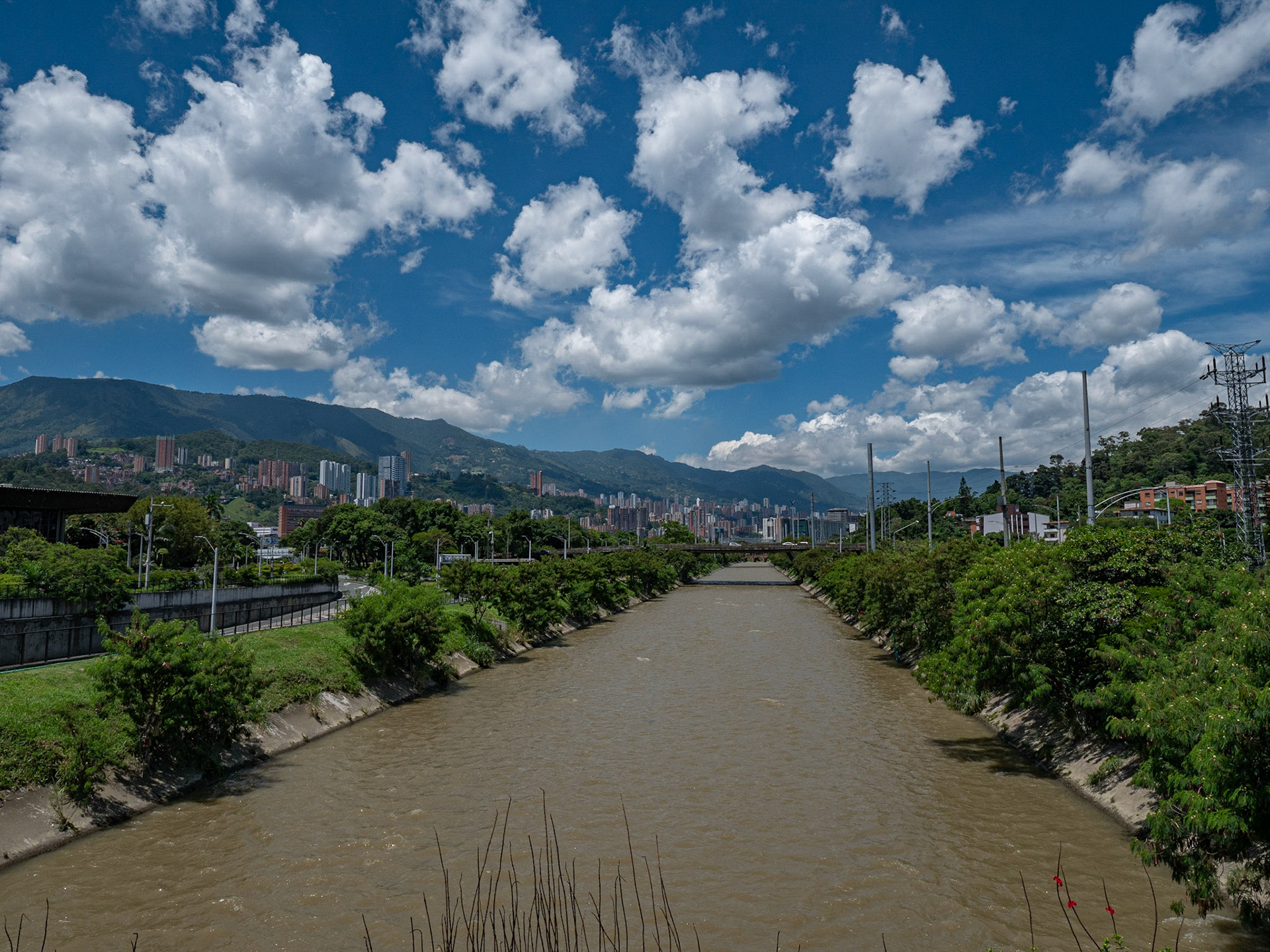 P1122410 Medellin River
