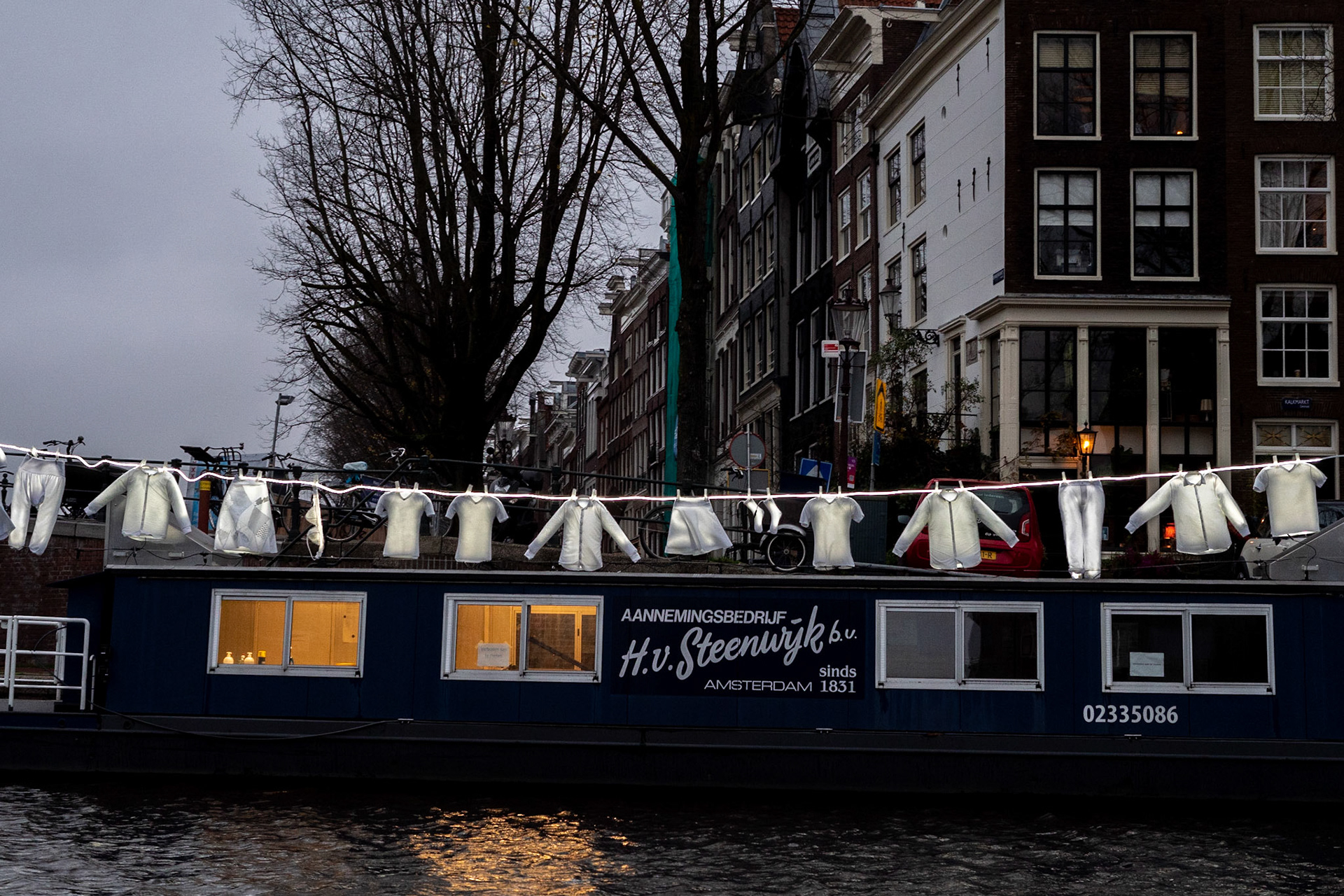 P1068609 Canal Tour and Light Festival