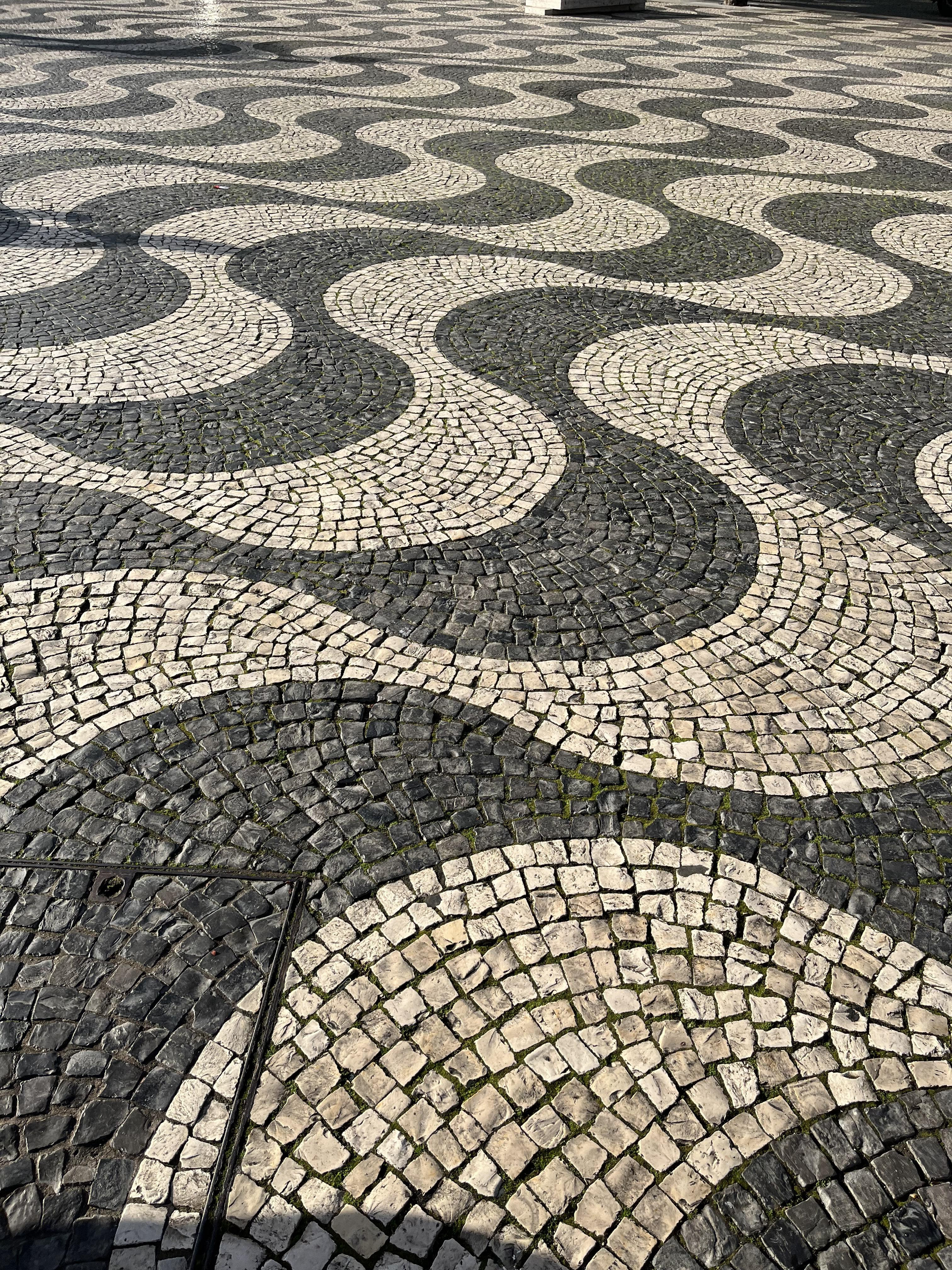 cobblestone pavement