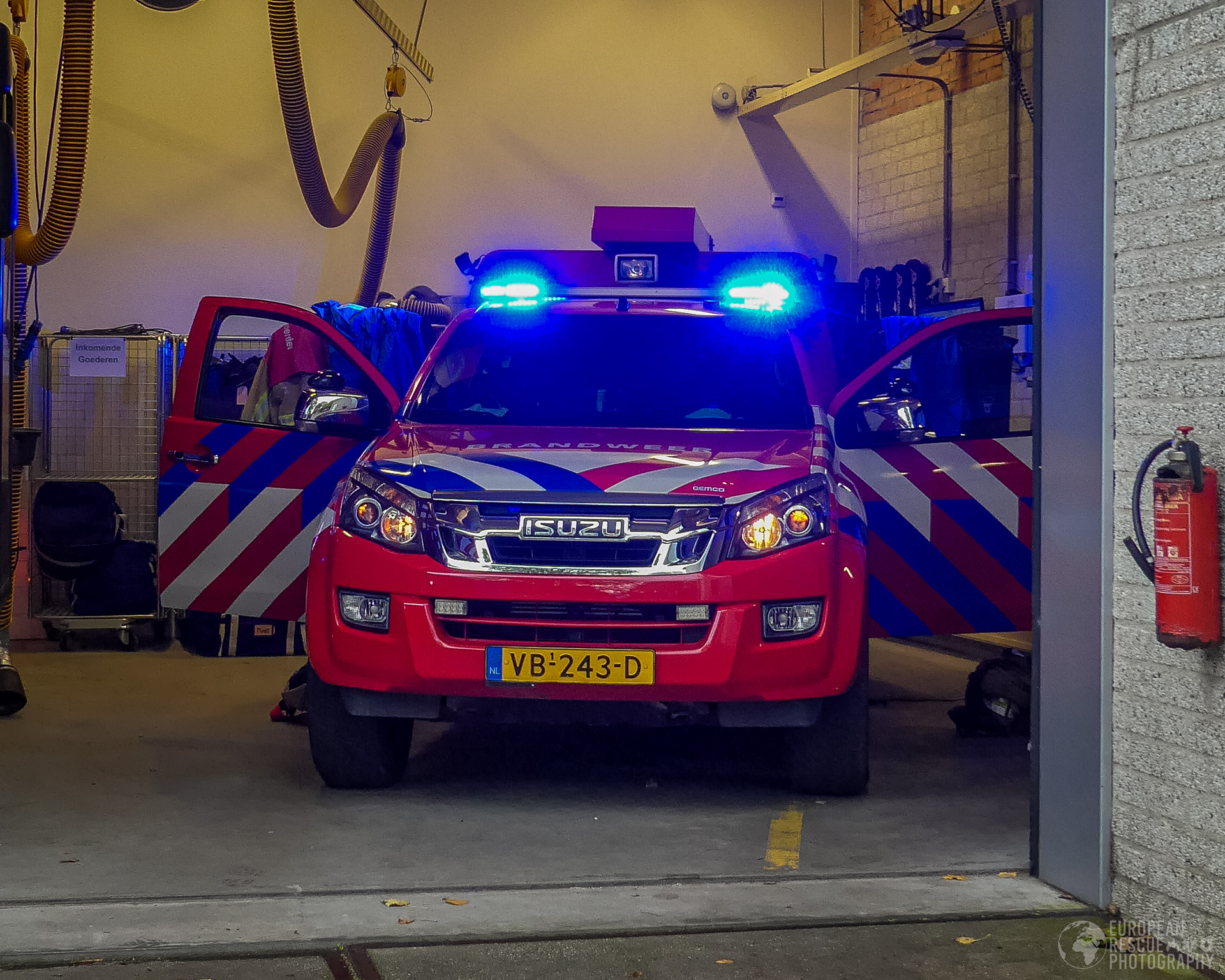 17-3361* - SIV - Isuzu D-MAX