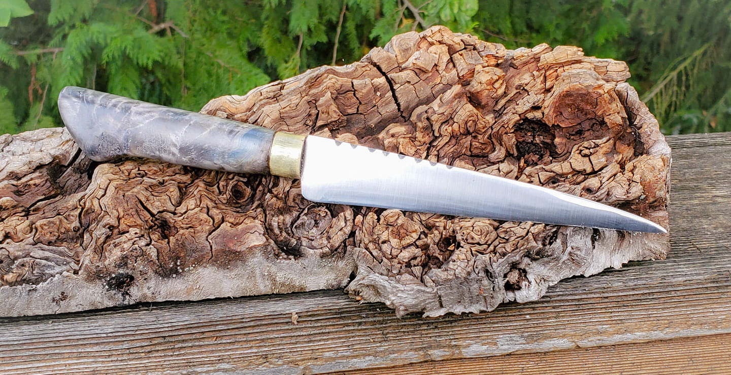Sgian achlais, copy of an original. 1095 blade, cottonwood burl handle, brass ferulle