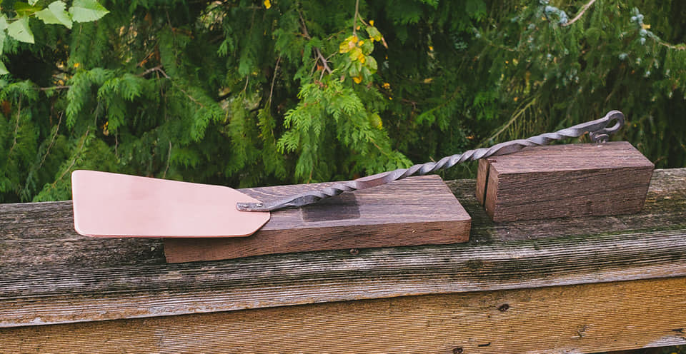 Forged grilling spatula with copper flipper