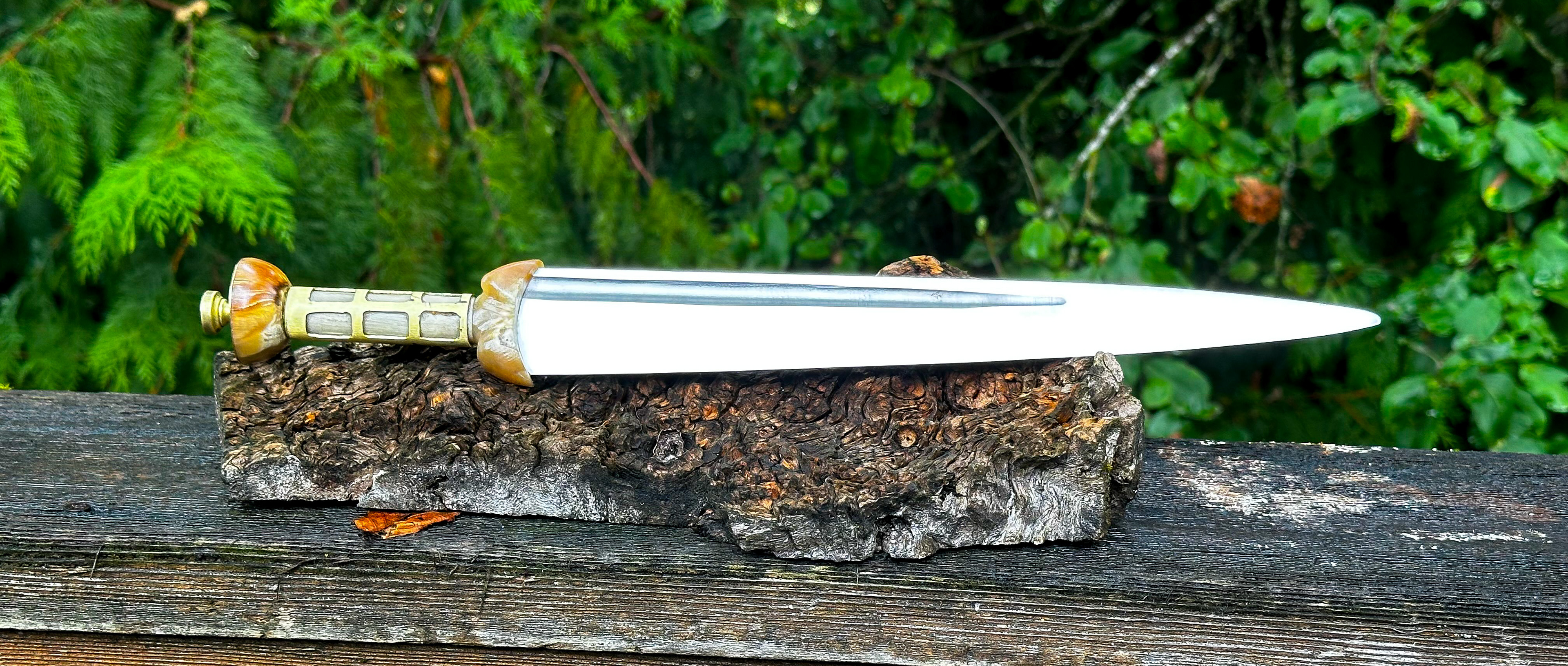 Scottish Dirk (Replica), 80crv2 blade, Musk Ox grip with brass