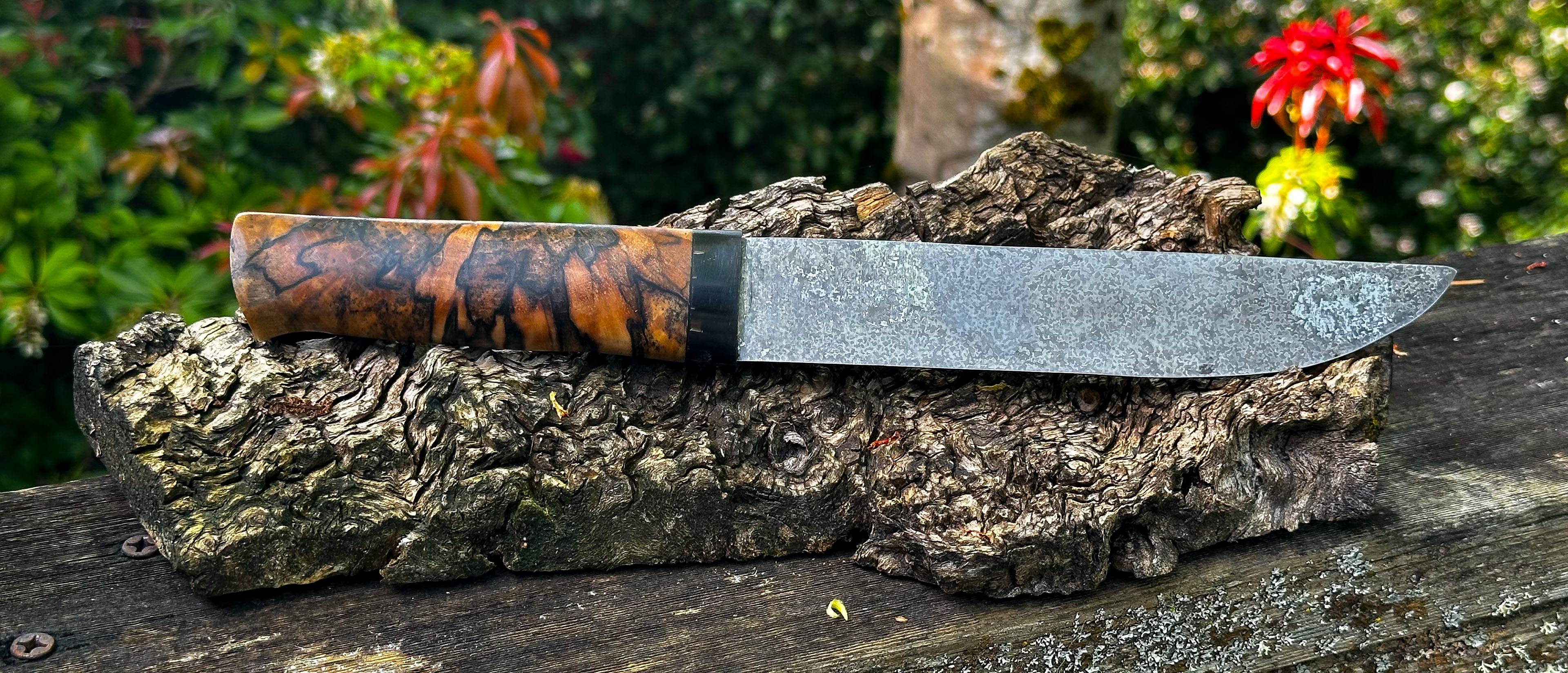 Leuko, spalted birch with horn bolster