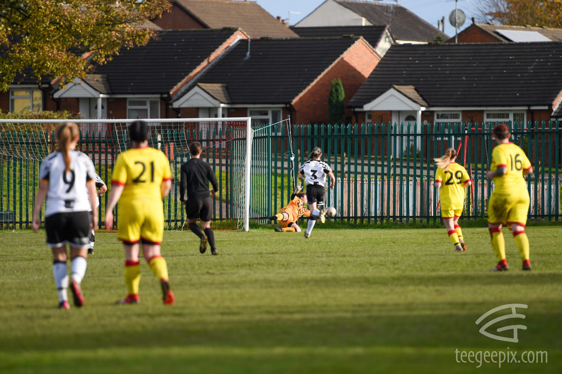 Ellie Walchester pulls off a great save to maintain Vale's clean sheert