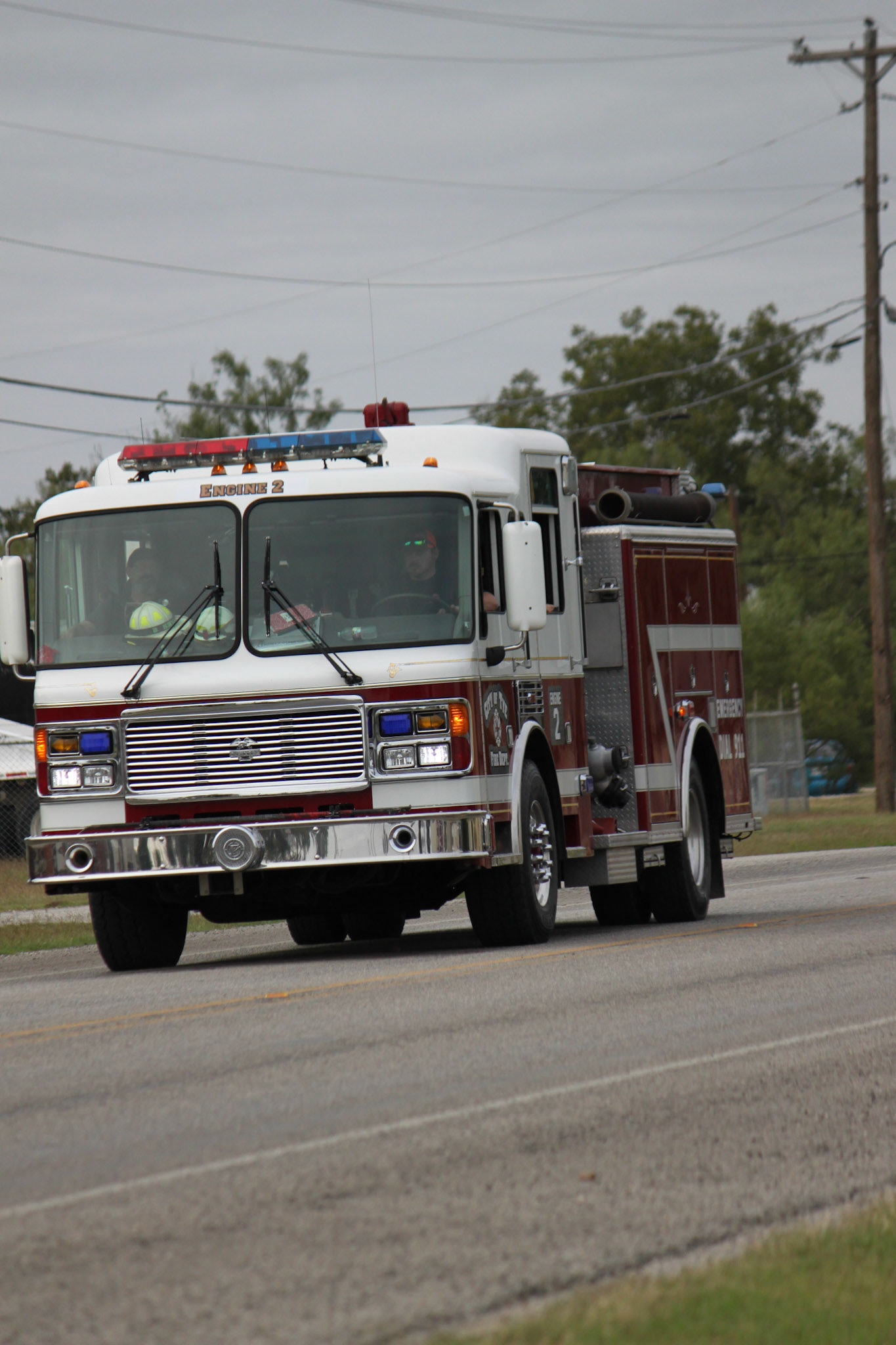 Engine 2 Arriving - Tye, TX